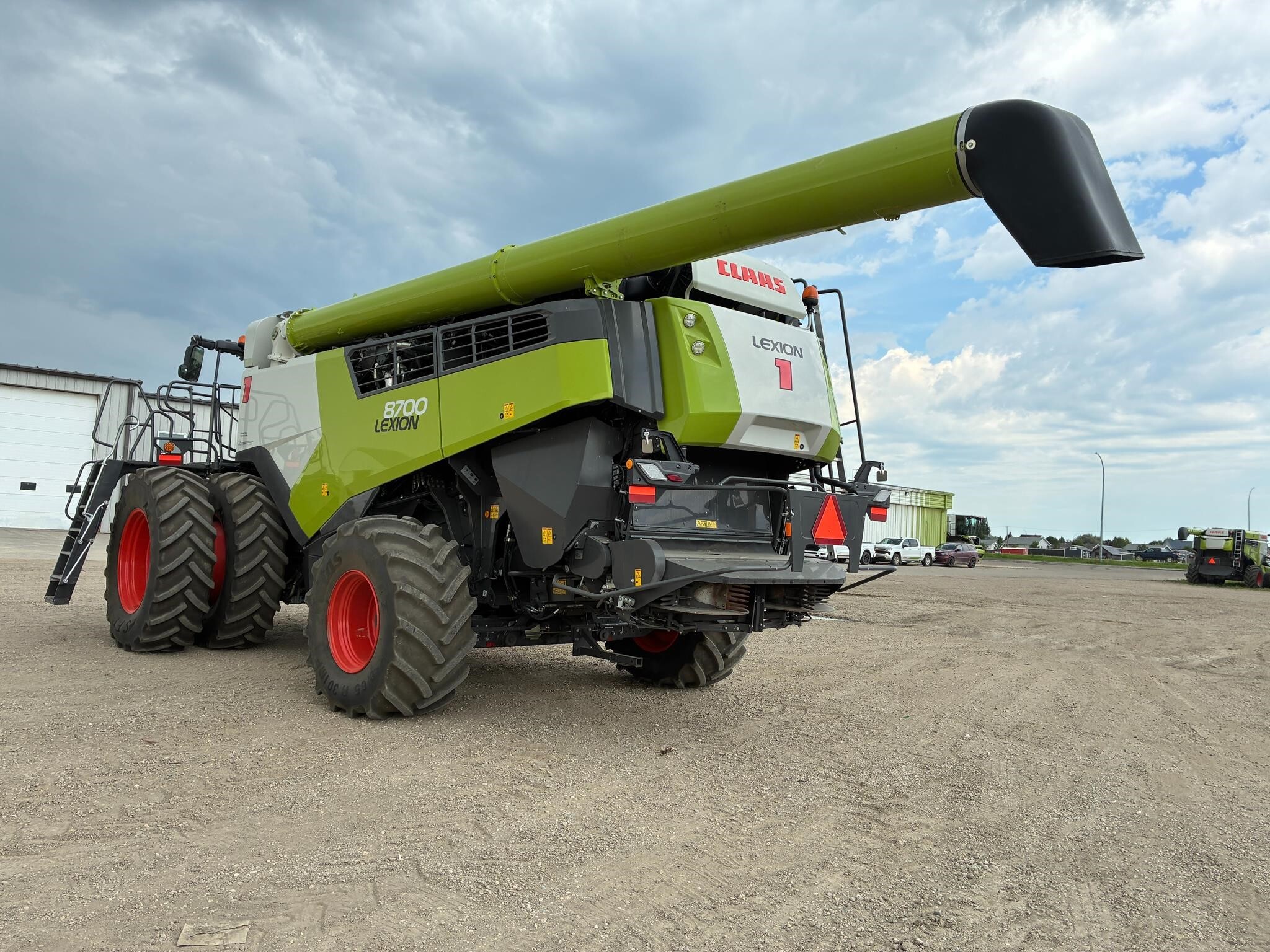 2022 Claas LEXION 8700 Combine
