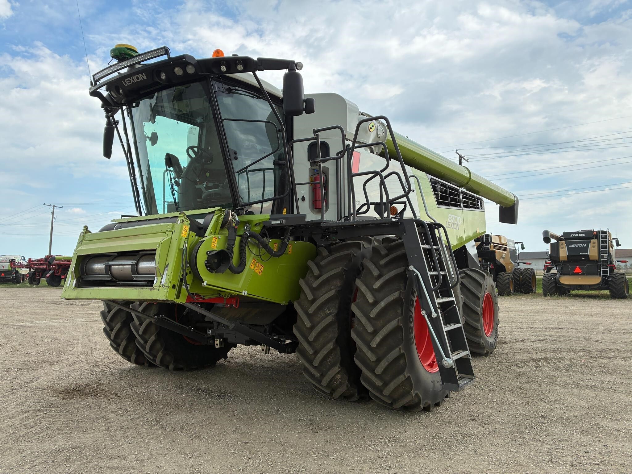 2022 Claas LEXION 8700 Combine