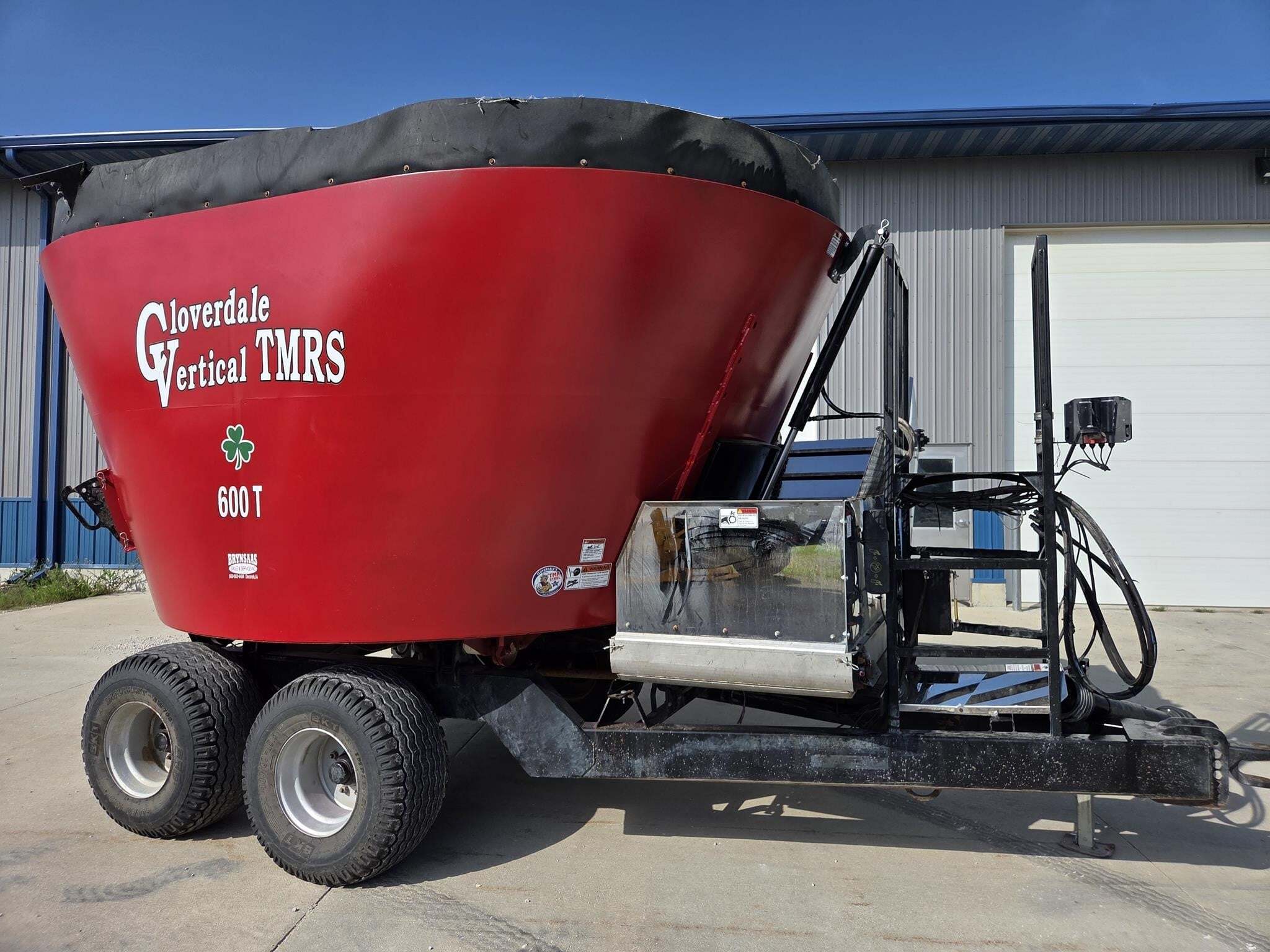 2022 Cloverdale 600T Grinders and Mixer