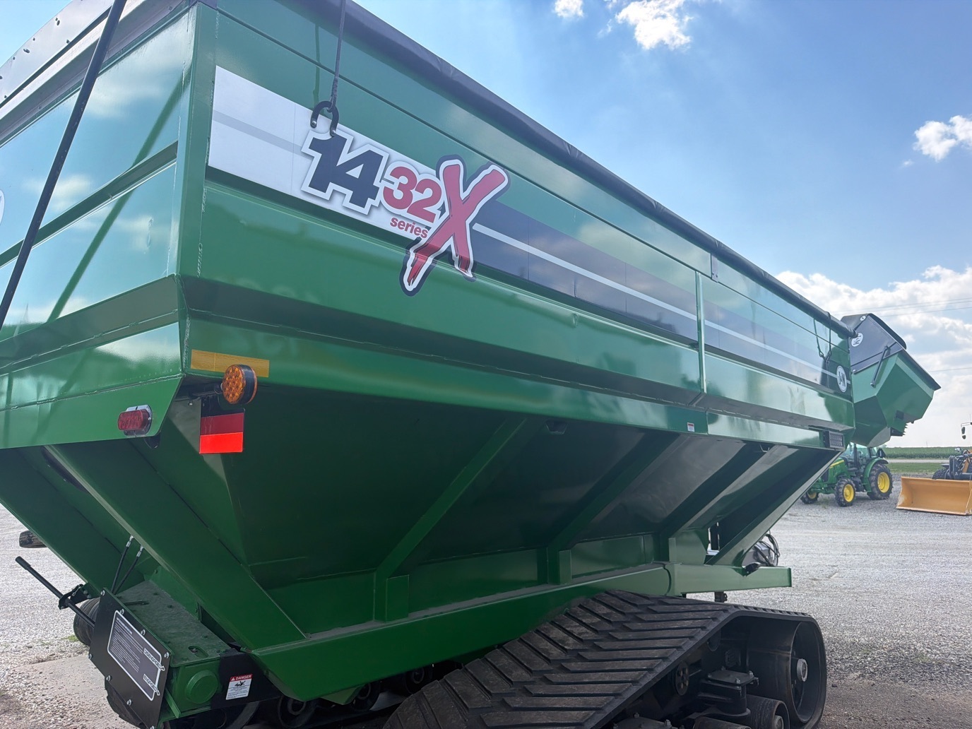 2021 J&M 1432-22T Grain Cart