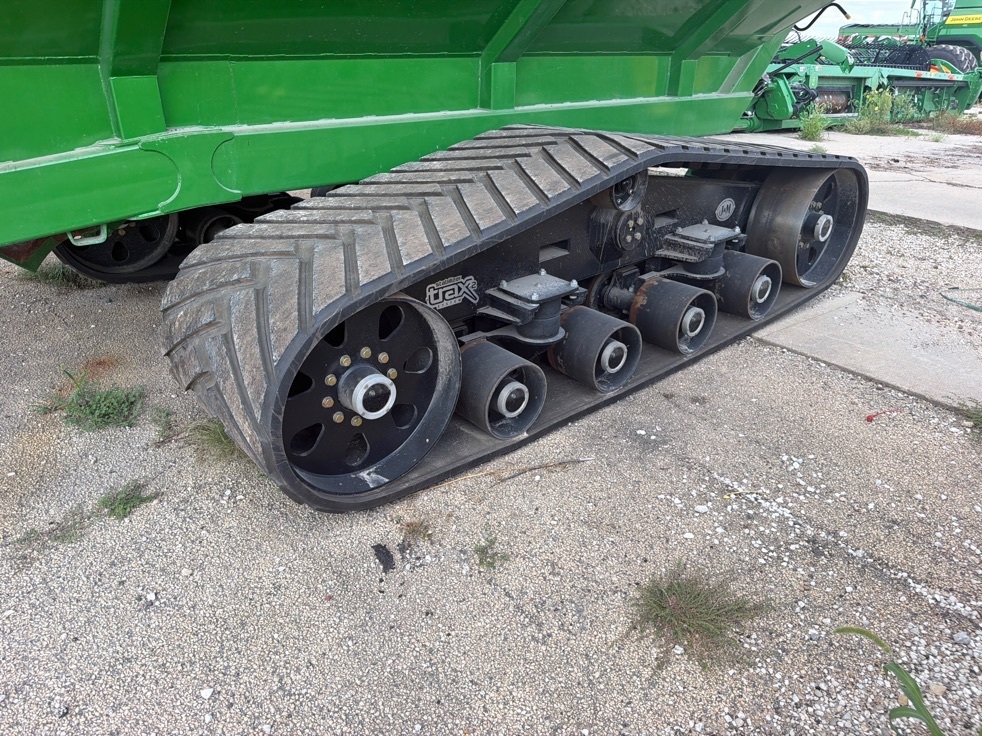 2021 J&M 1432-22T Grain Cart