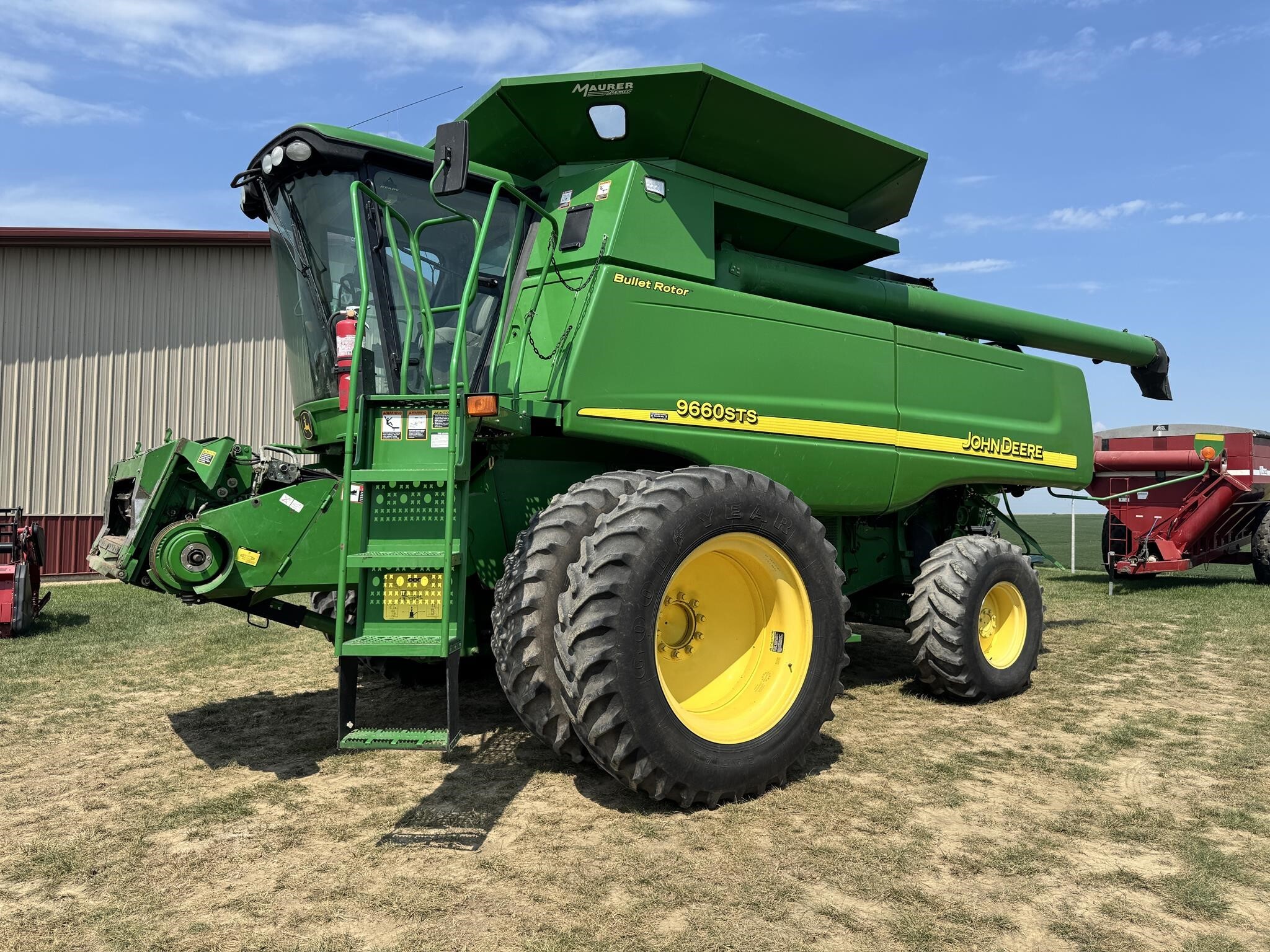 2005 John Deere 9660 STS Combine