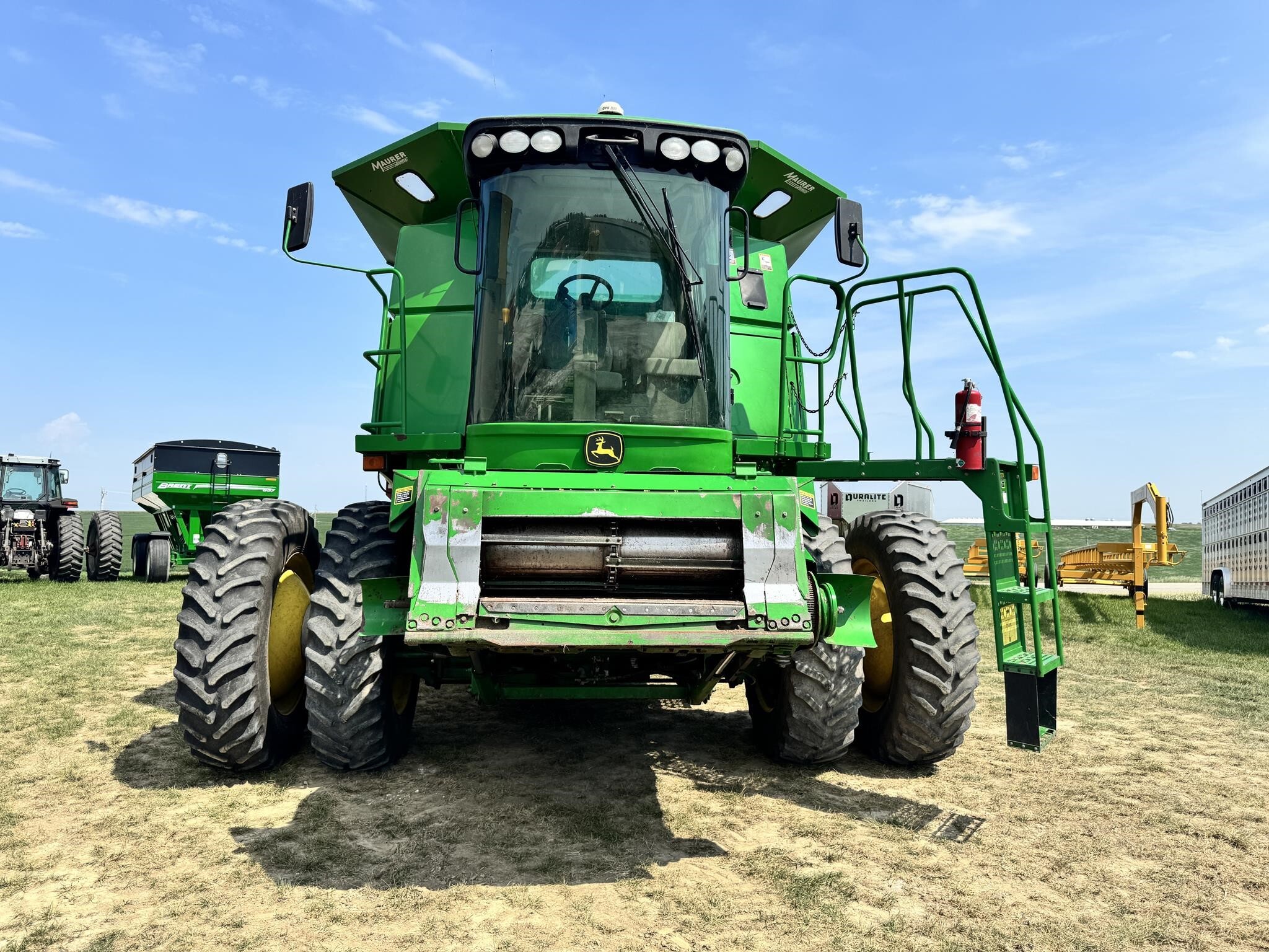 2005 John Deere 9660 STS Combine