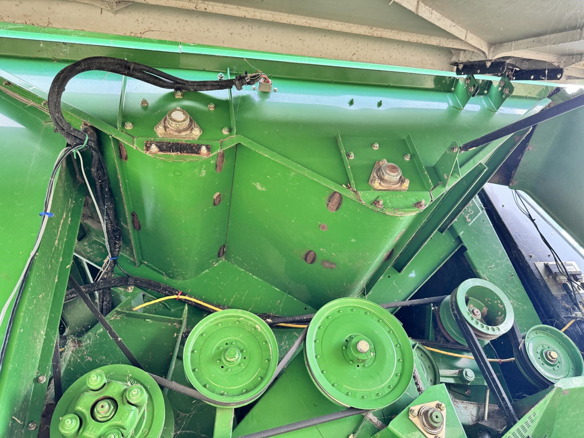 2005 John Deere 9660 STS Combine