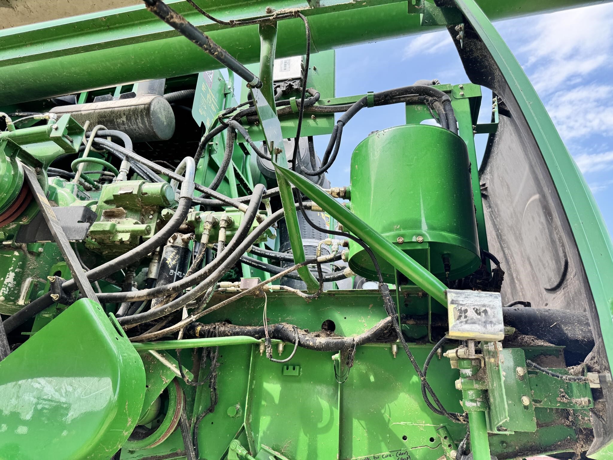 2005 John Deere 9660 STS Combine