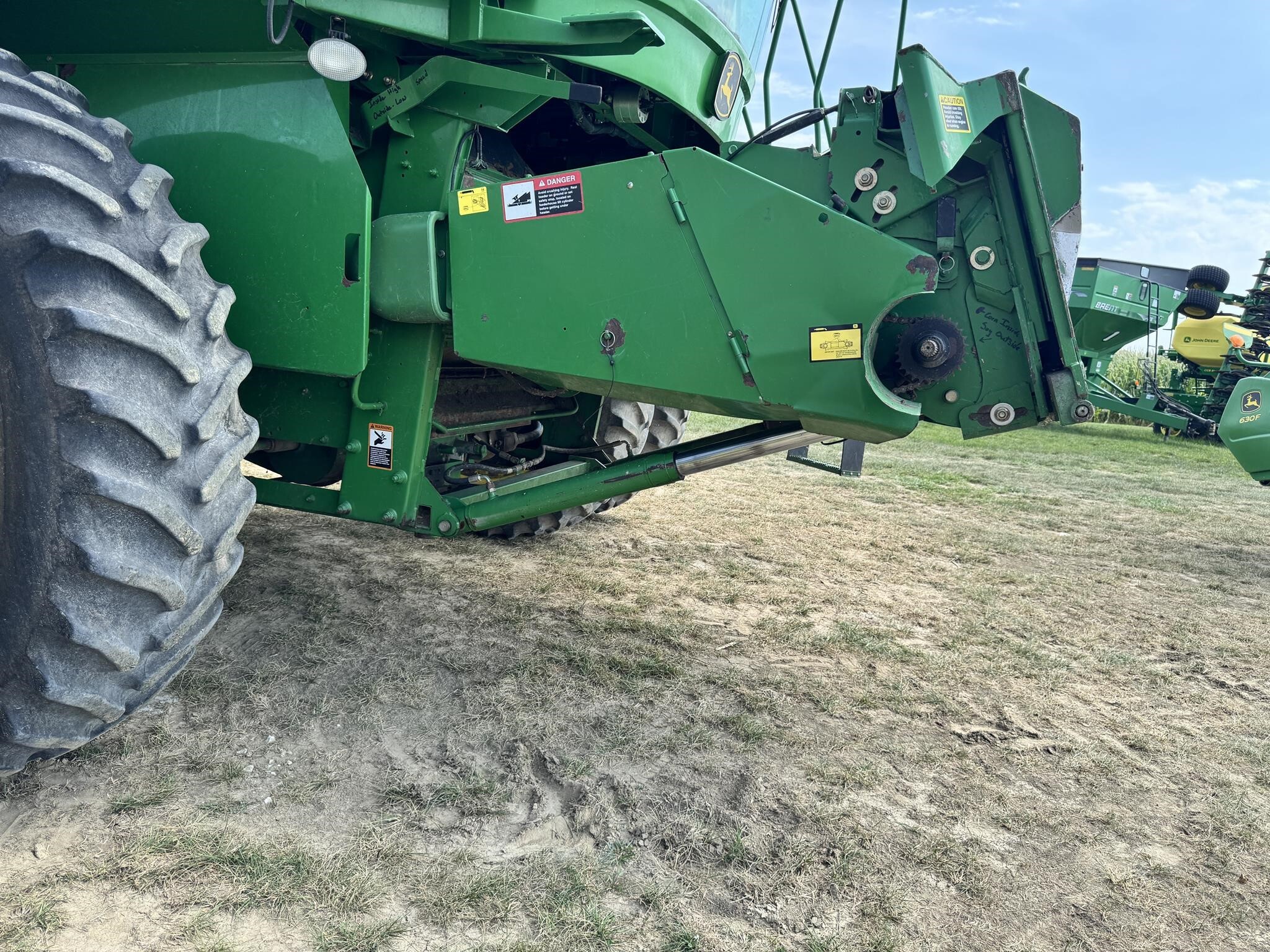 2005 John Deere 9660 STS Combine