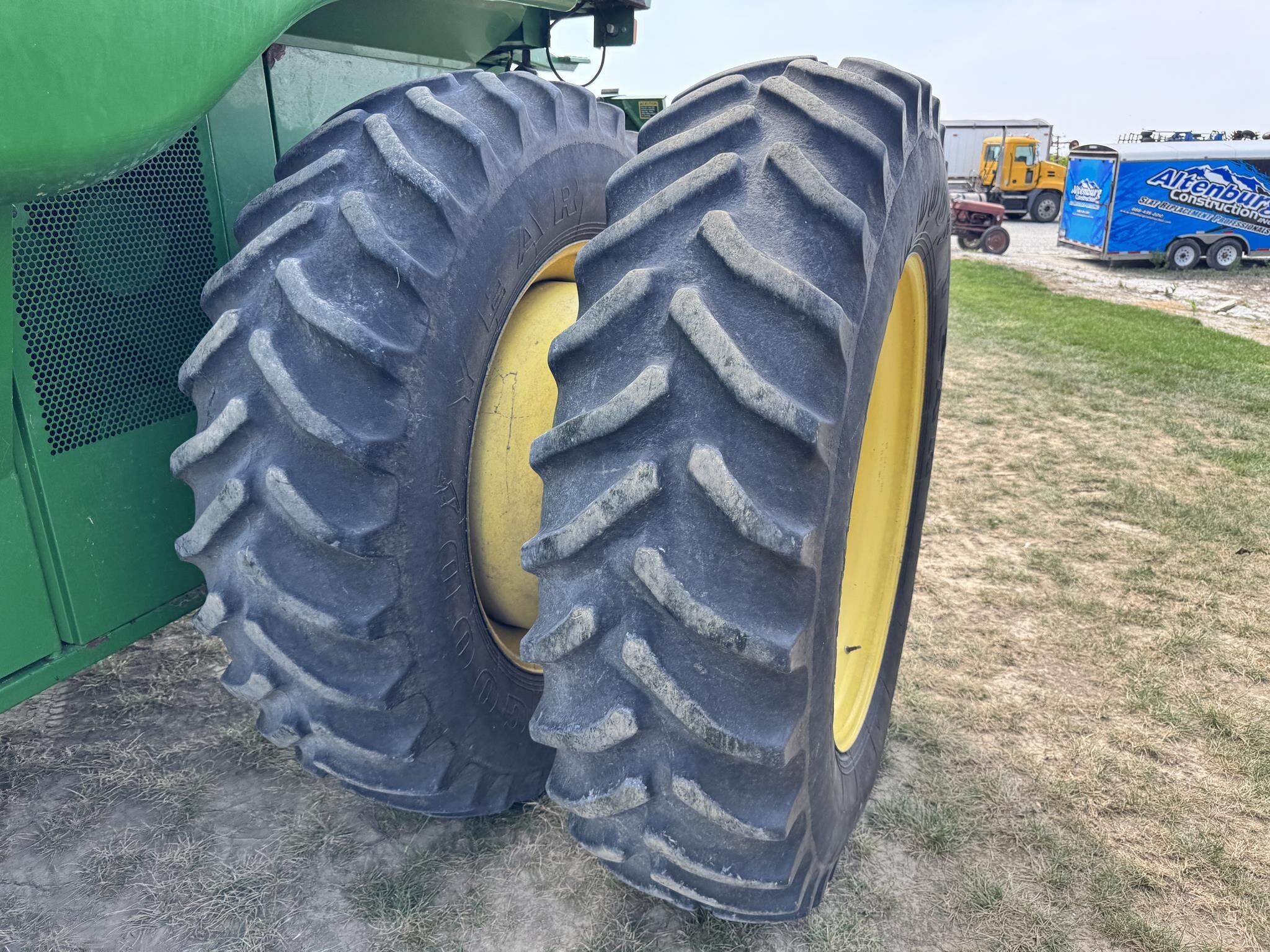 2005 John Deere 9660 STS Combine