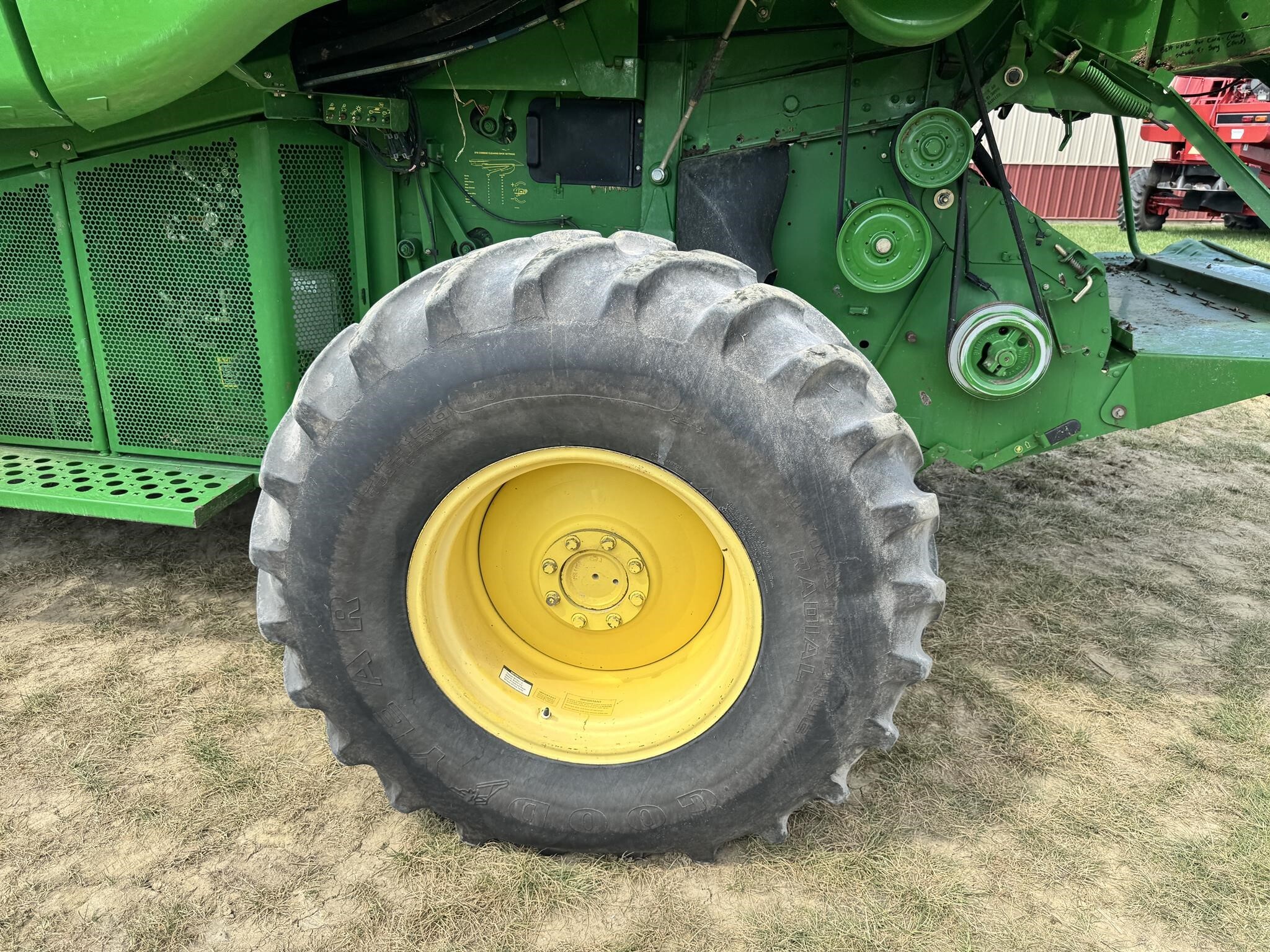2005 John Deere 9660 STS Combine