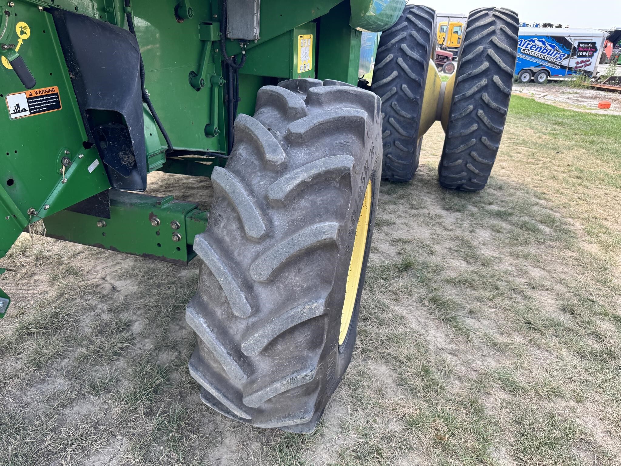2005 John Deere 9660 STS Combine