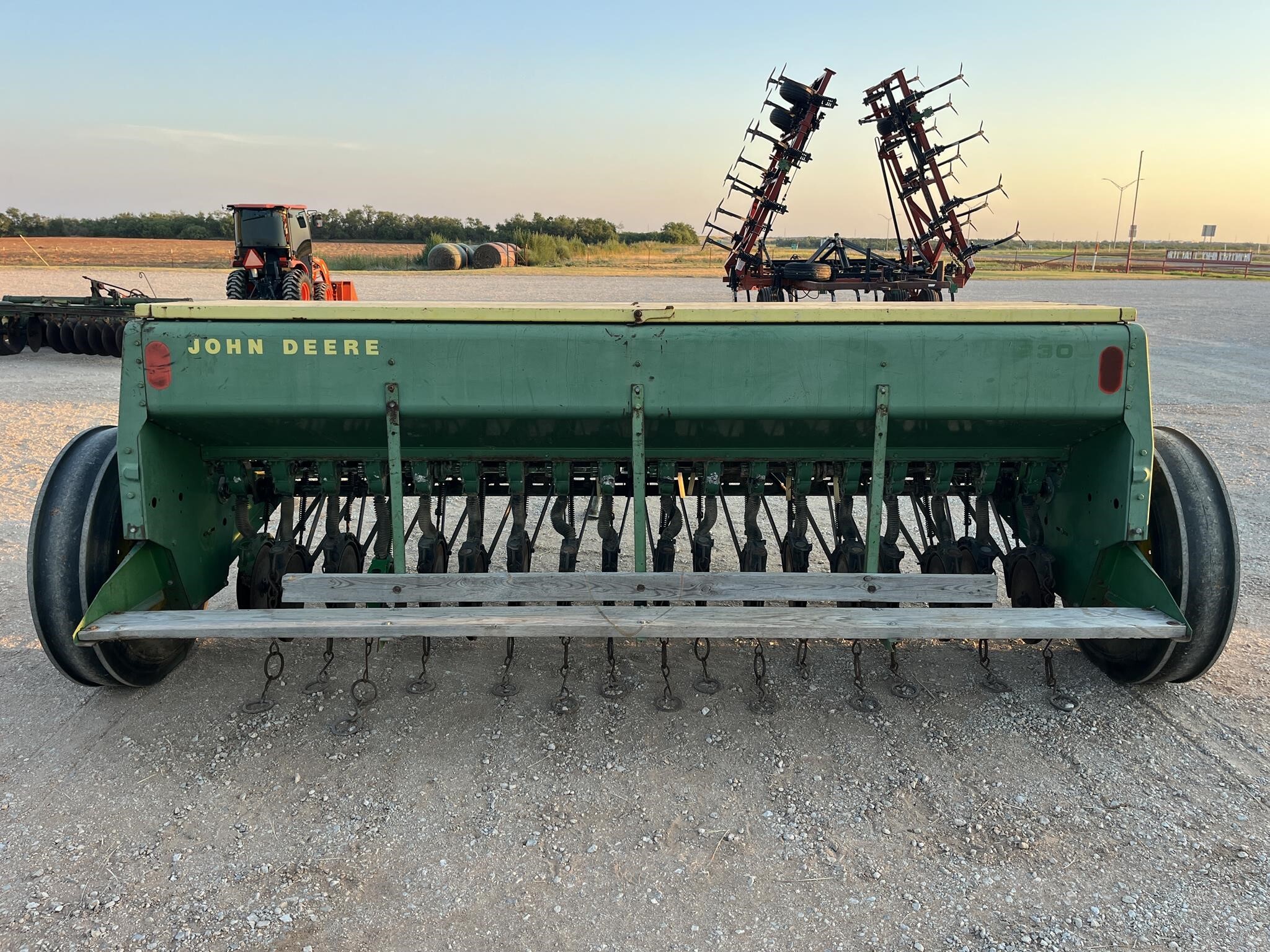  John Deere 8300 Drill