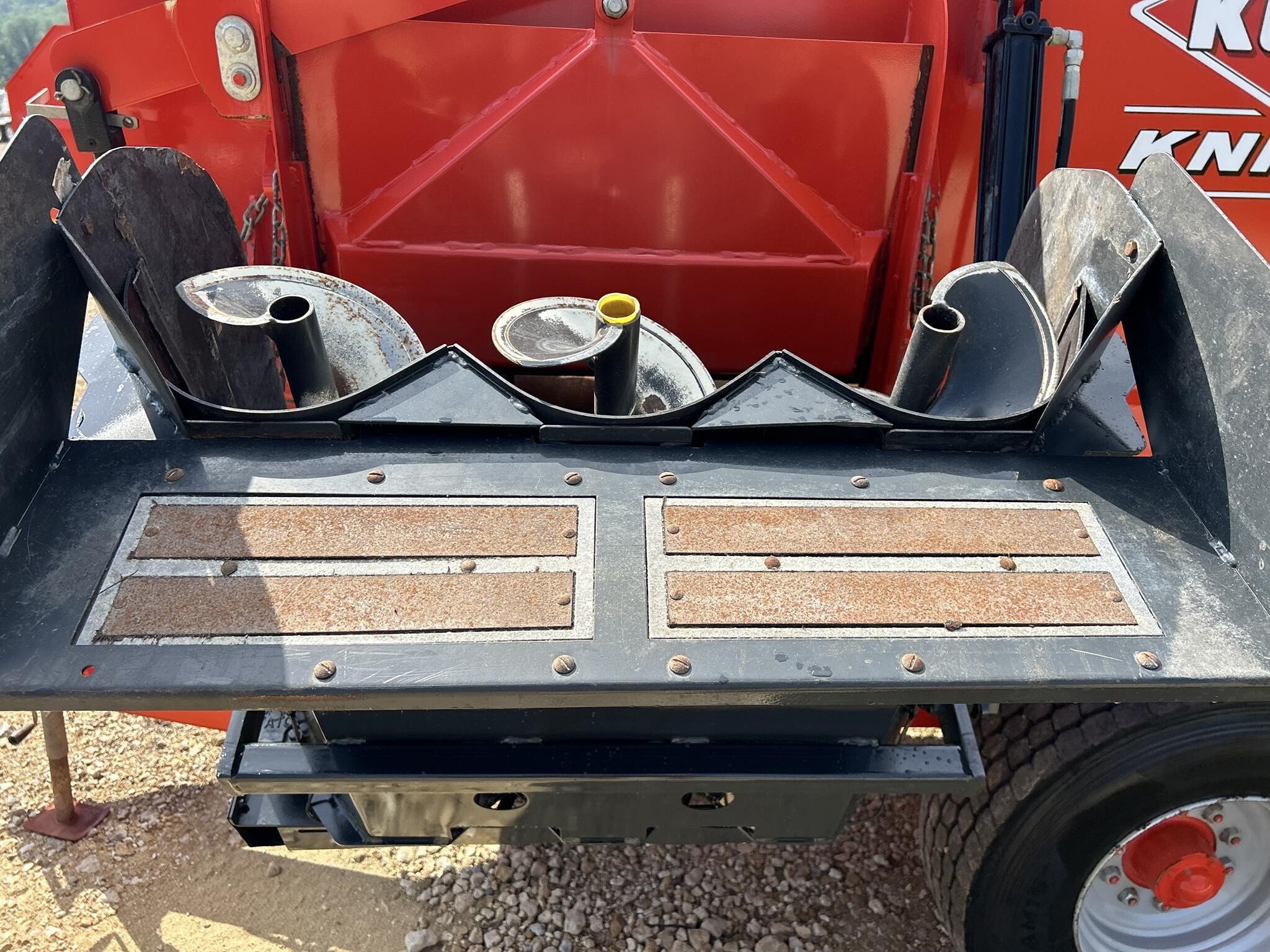 2018 Kuhn Knight RA136 Grinders and Mixer