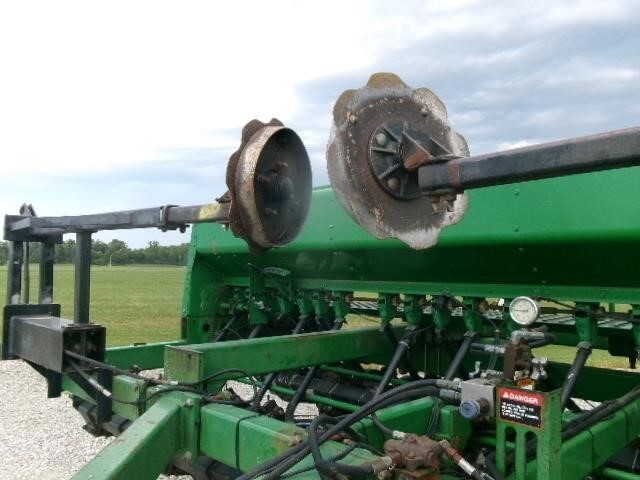1997 John Deere 750 Drill