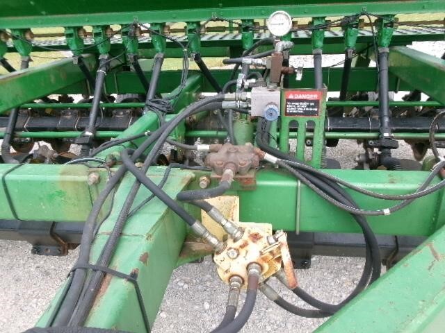 1997 John Deere 750 Drill