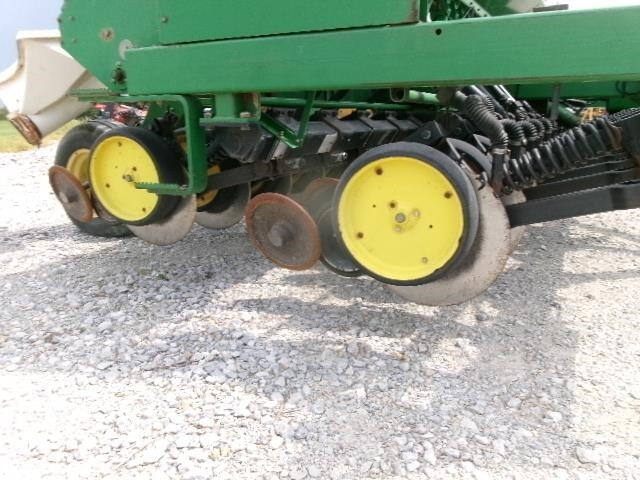 1997 John Deere 750 Drill
