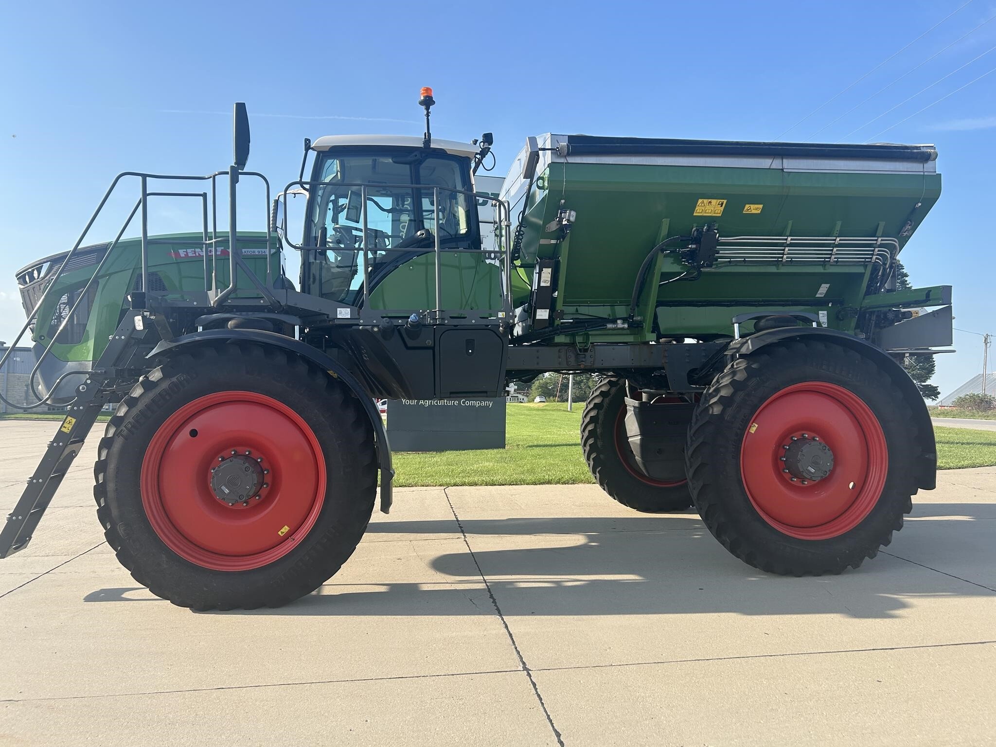 2023 Fendt RG934 Self-Propelled Sprayer