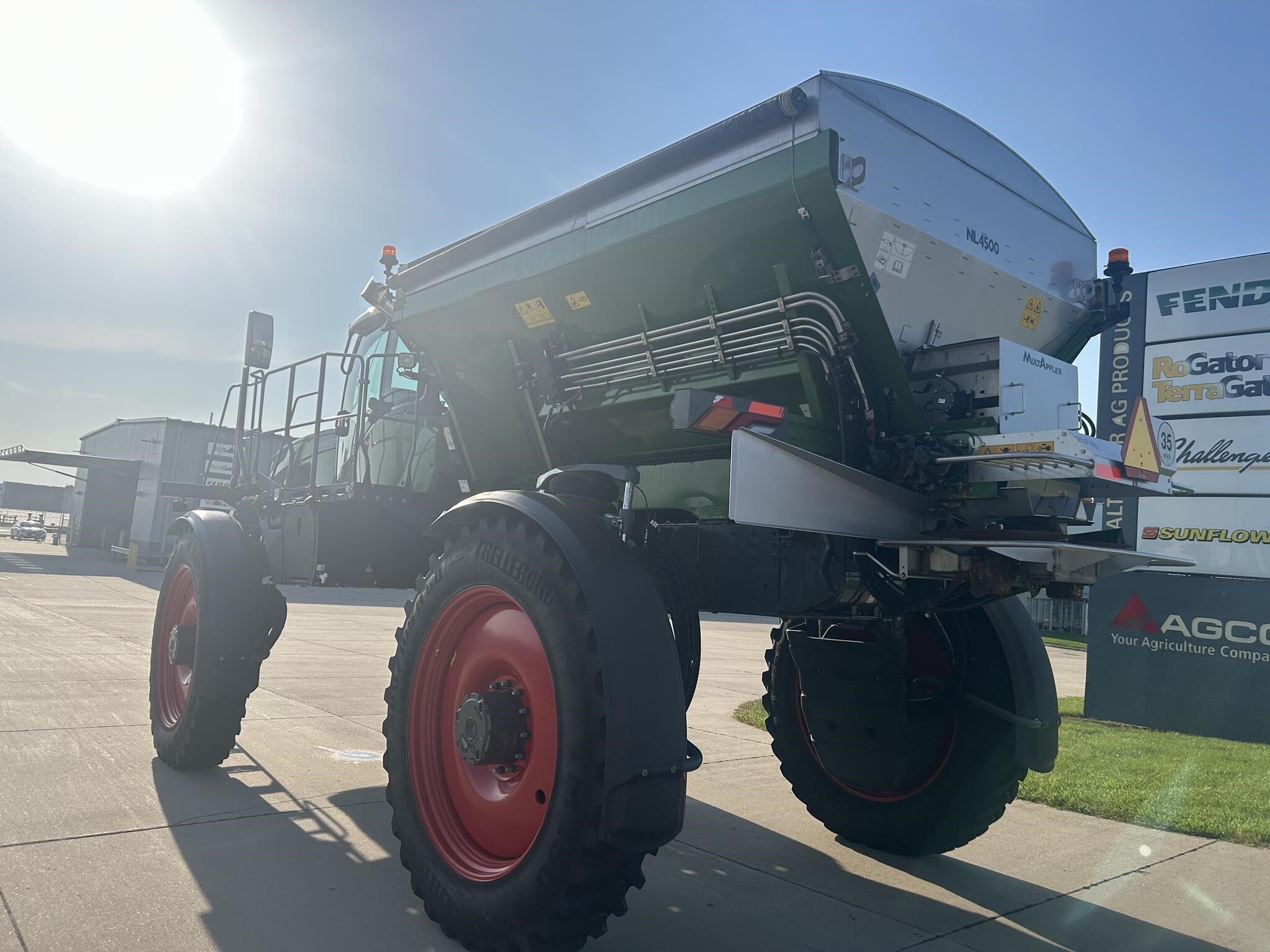 2023 Fendt RG934 Self-Propelled Sprayer
