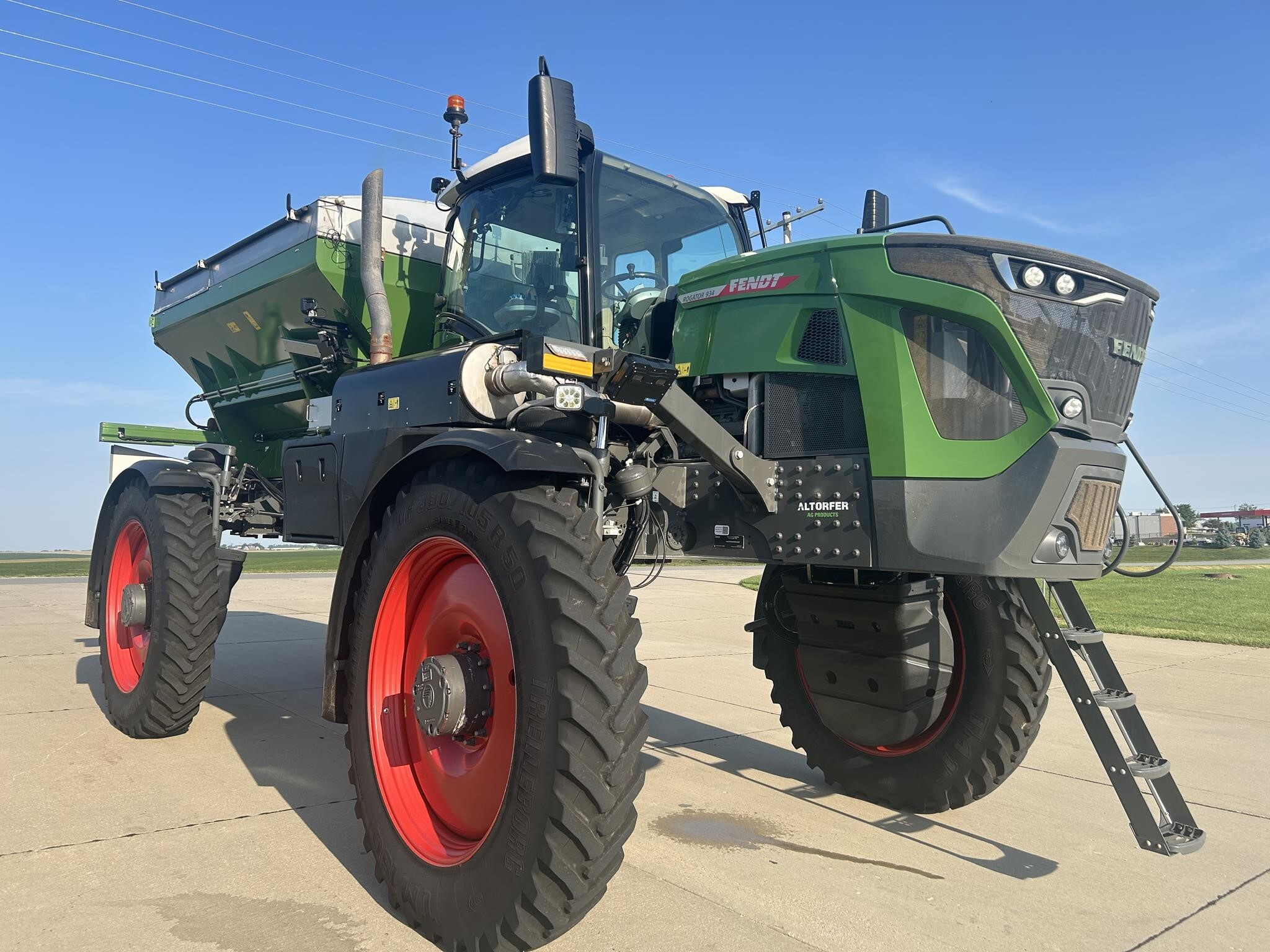 2023 Fendt RG934 Self-Propelled Sprayer