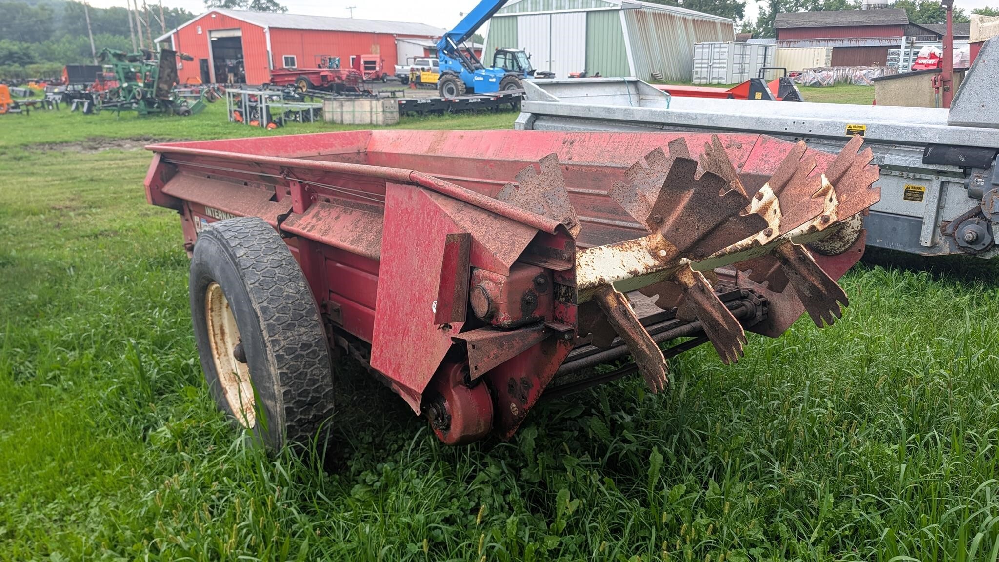 1985 International 530 Manure Spreader
