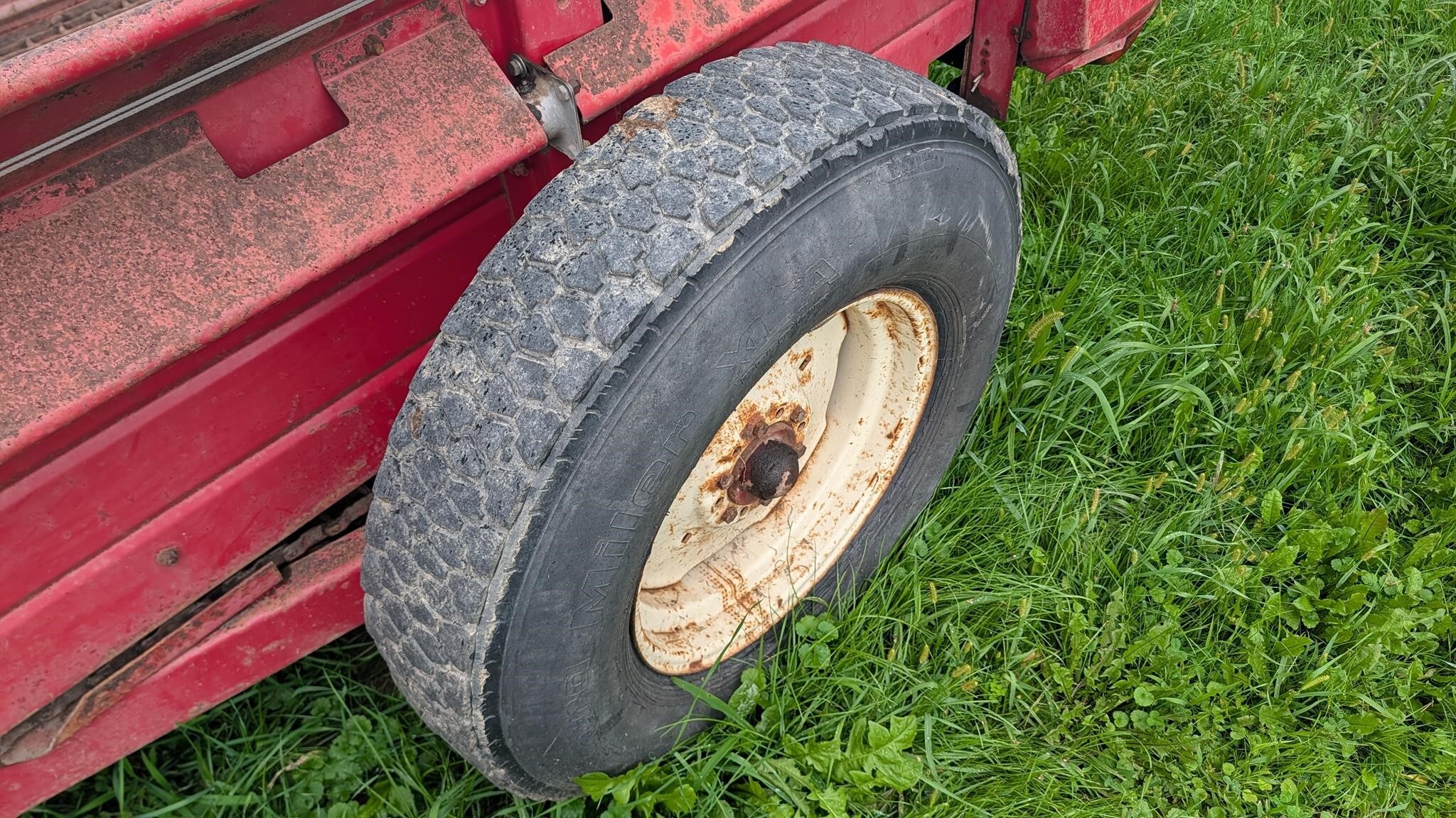 1985 International 530 Manure Spreader