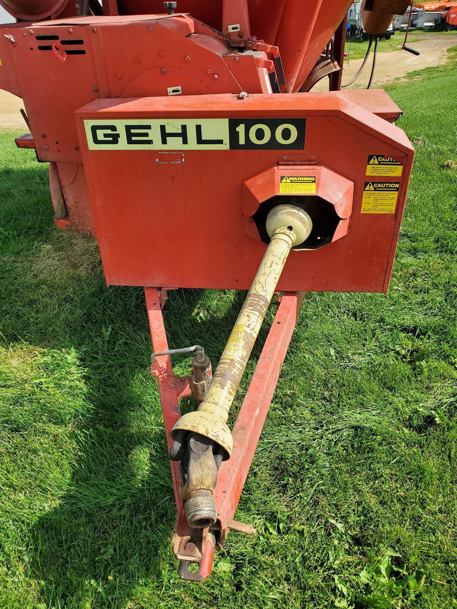  Gehl 100 Grinders and Mixer