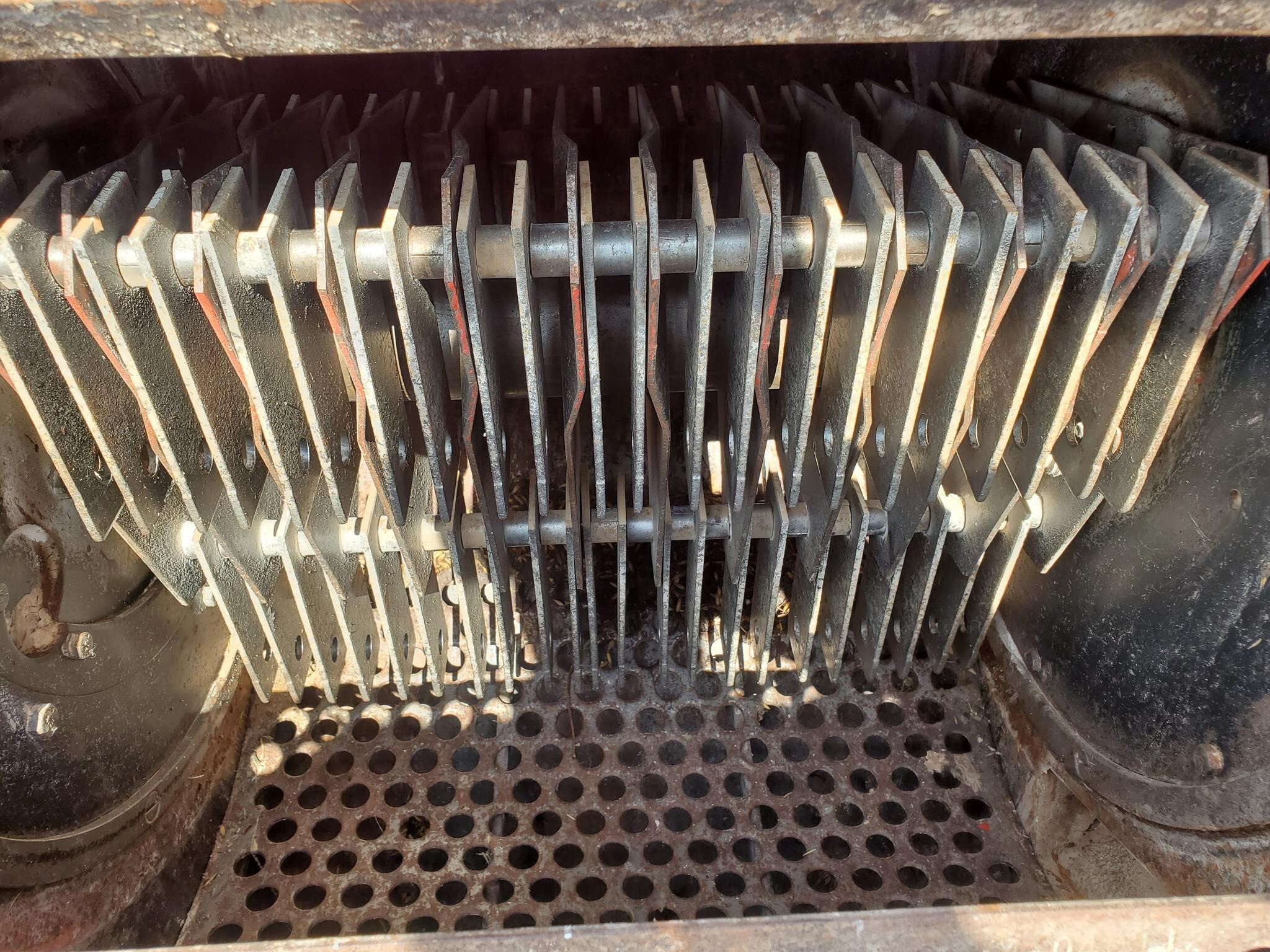  Gehl 100 Grinders and Mixer