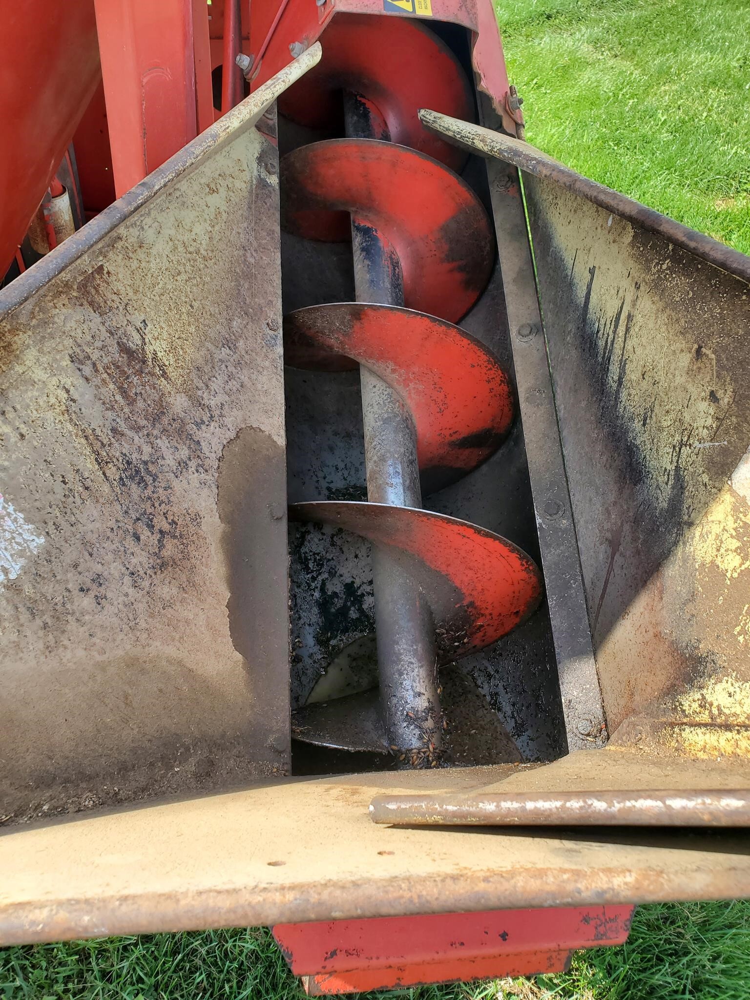  Gehl 100 Grinders and Mixer