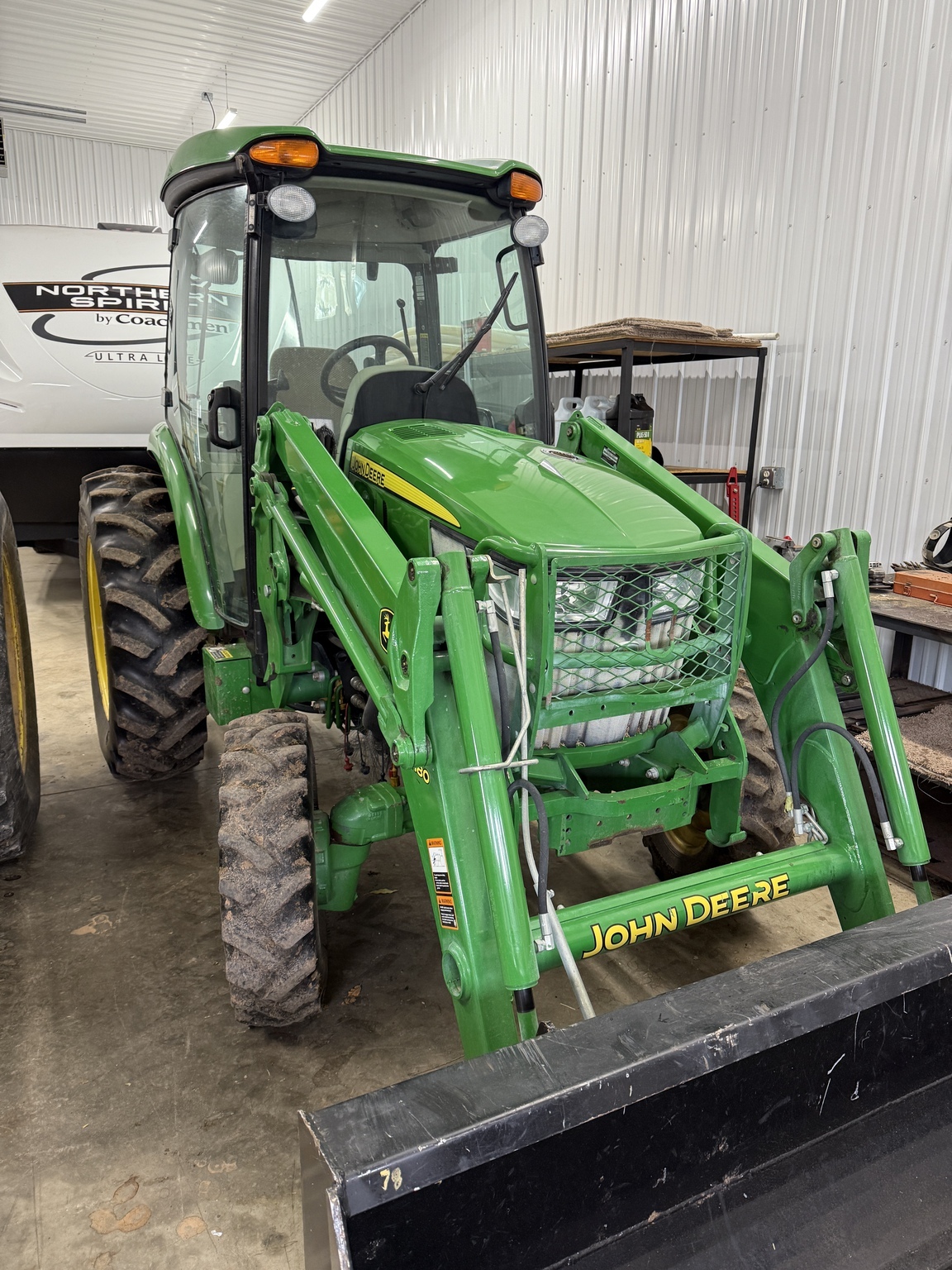 2015 John Deere 4066R Tractor