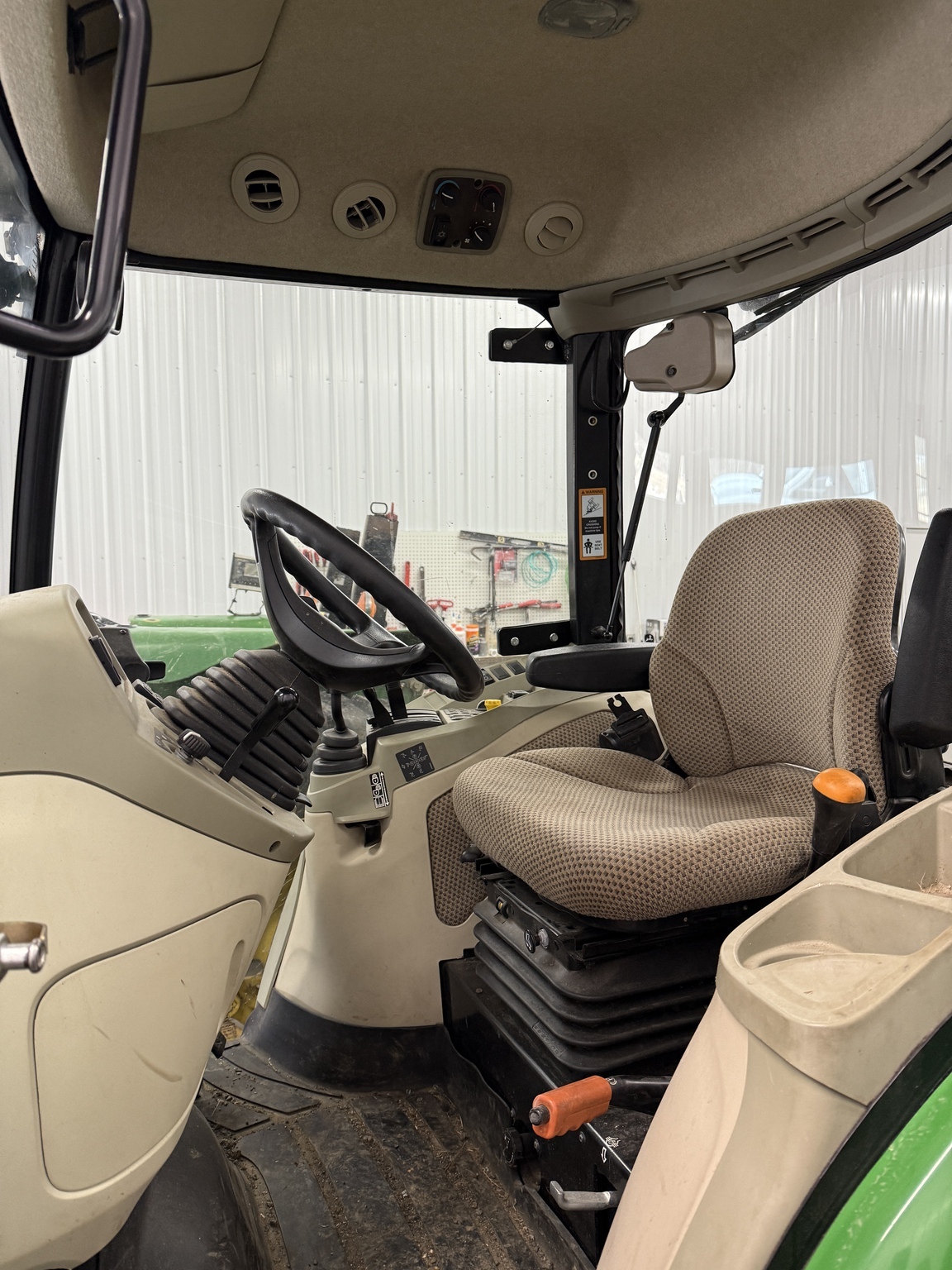 2015 John Deere 4066R Tractor
