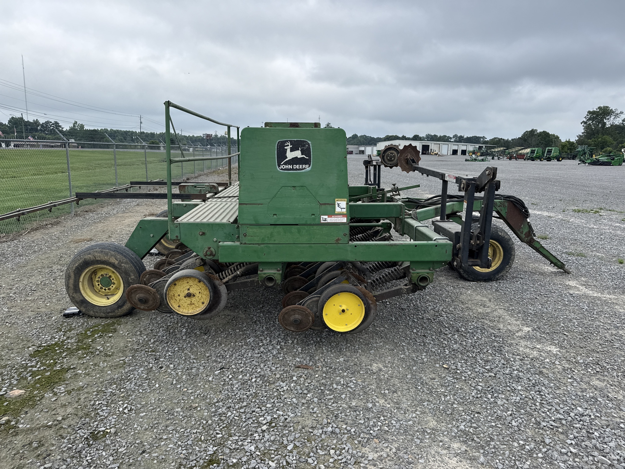 1990 John Deere 750 Drill