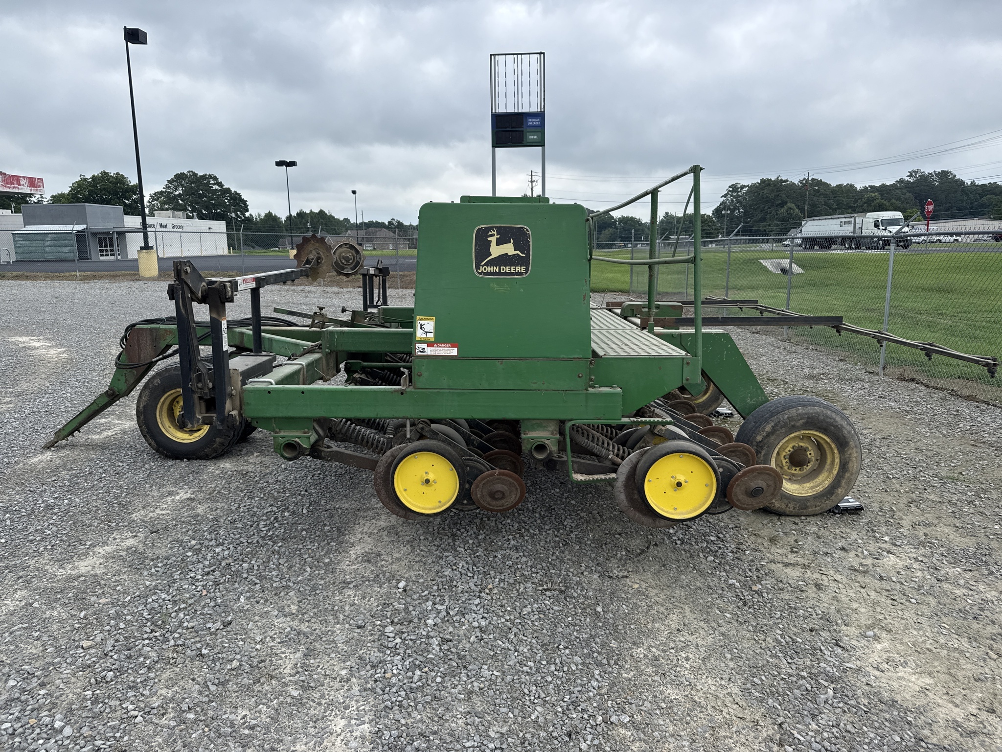1990 John Deere 750 Drill