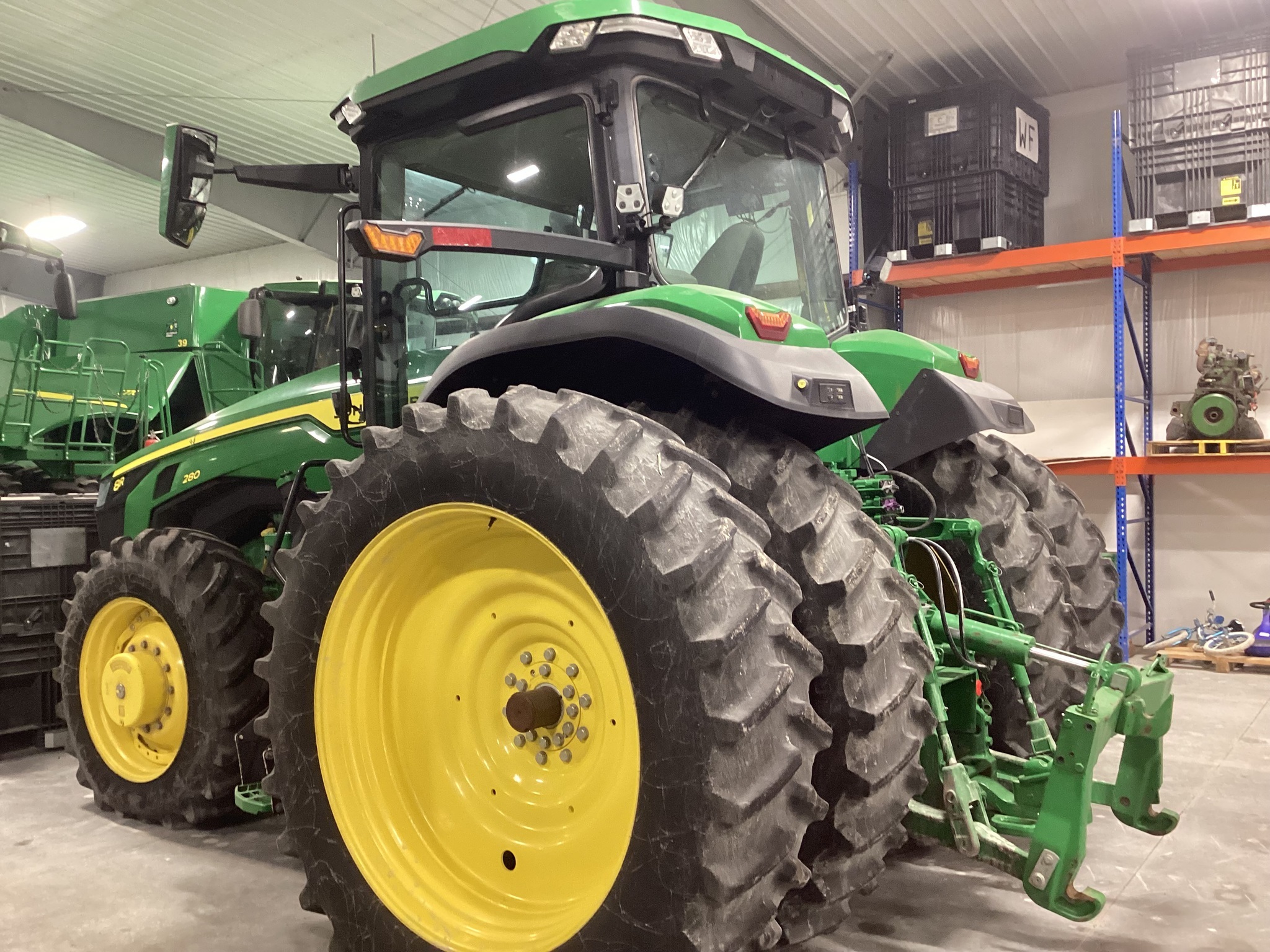 2022 John Deere 8R 280 Tractor