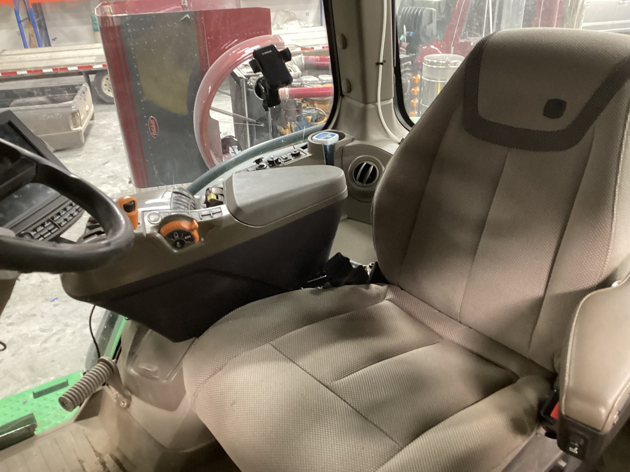 2022 John Deere 8R 280 Tractor