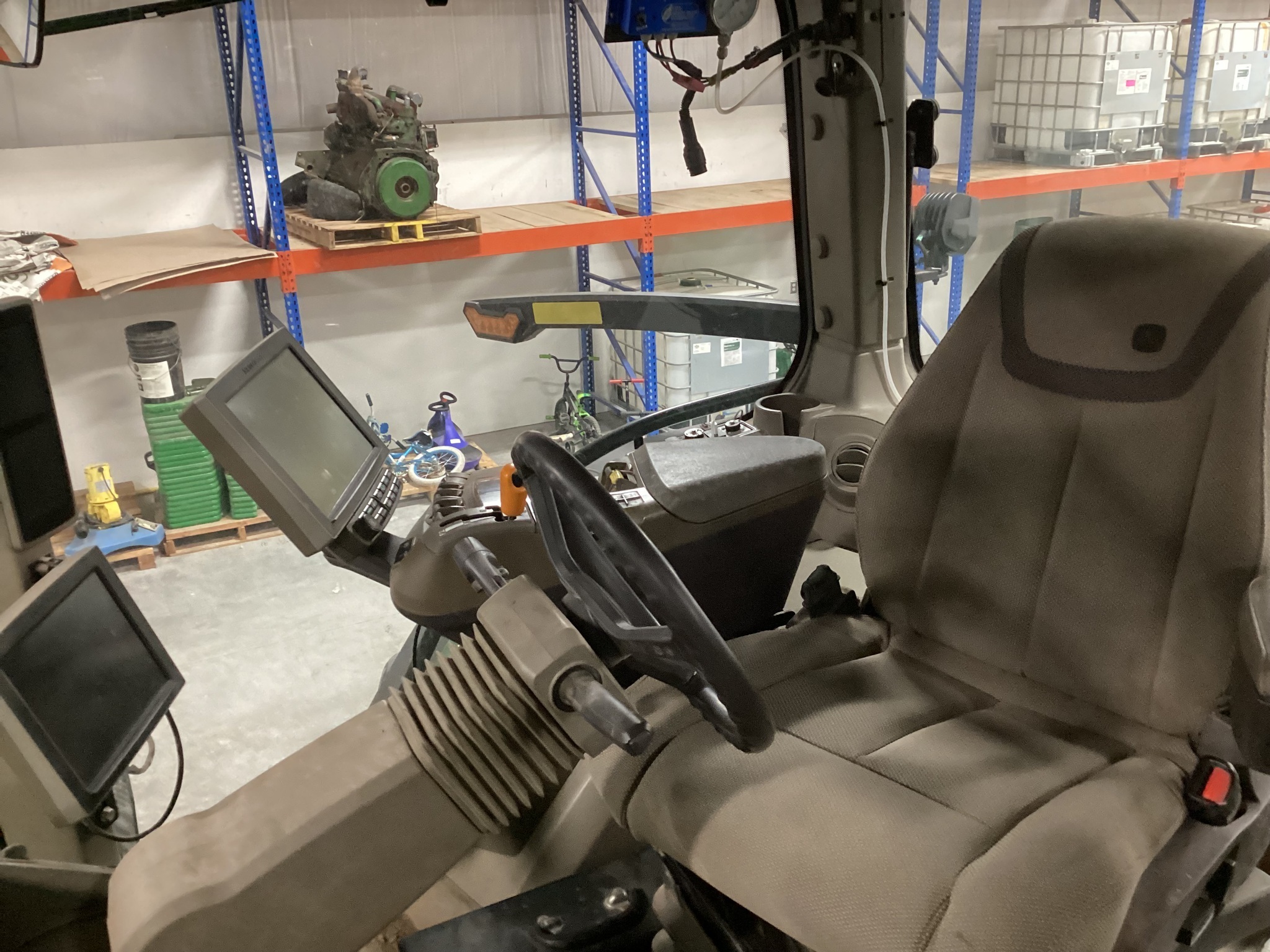 2022 John Deere 8R 280 Tractor