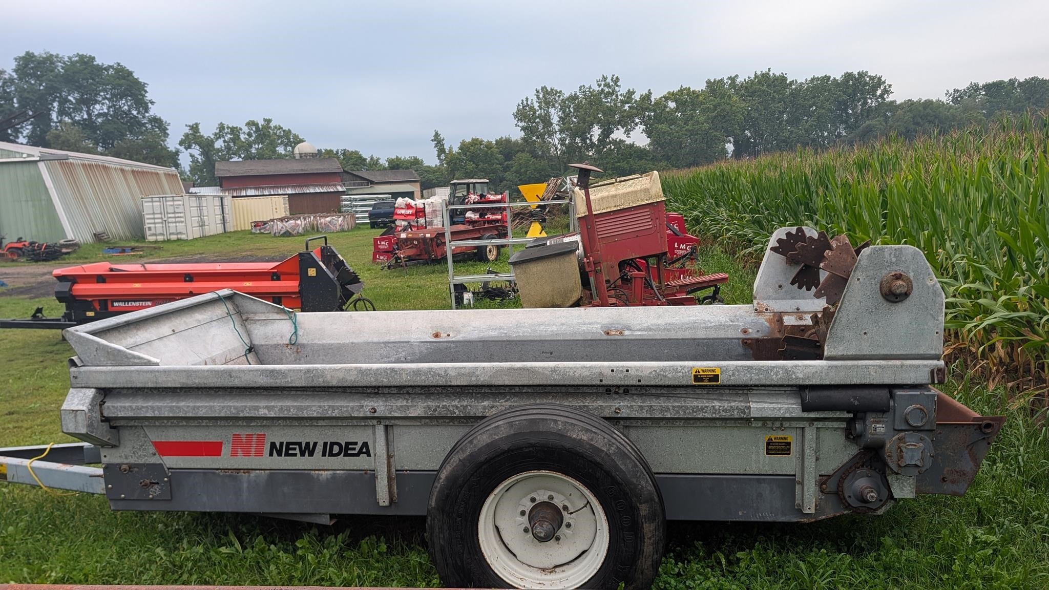 1991 New Idea 3618 Manure Spreader