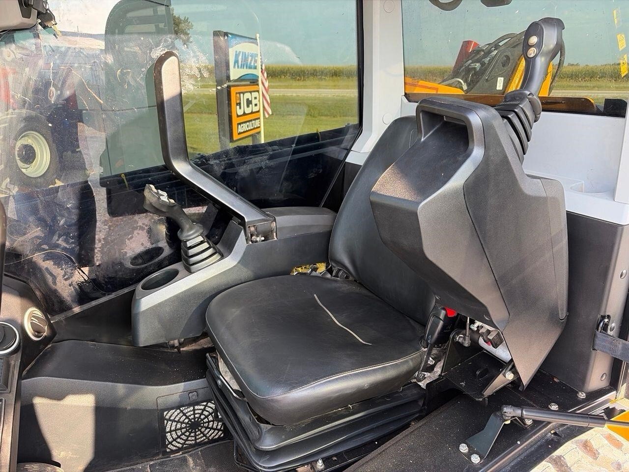 2021 JCB 3TS-8T Skid Steer