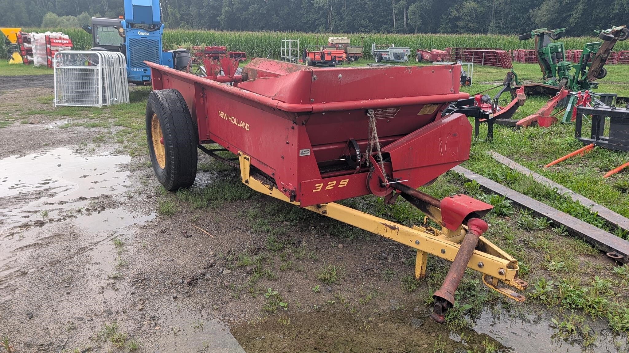 New Holland 329 Manure Spreader