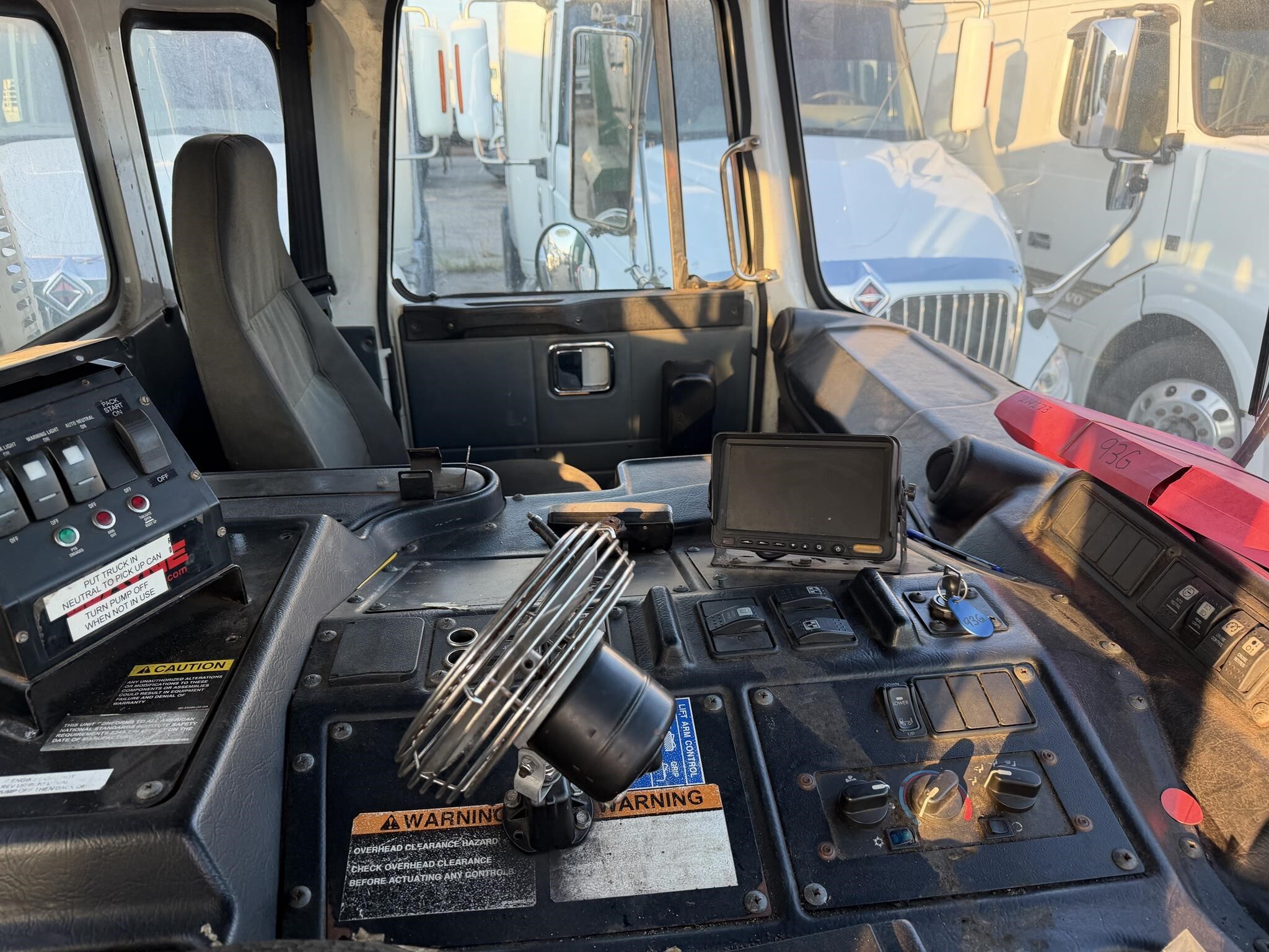 2012 AutoCar Xpeditor Semi Trucks/Trailer