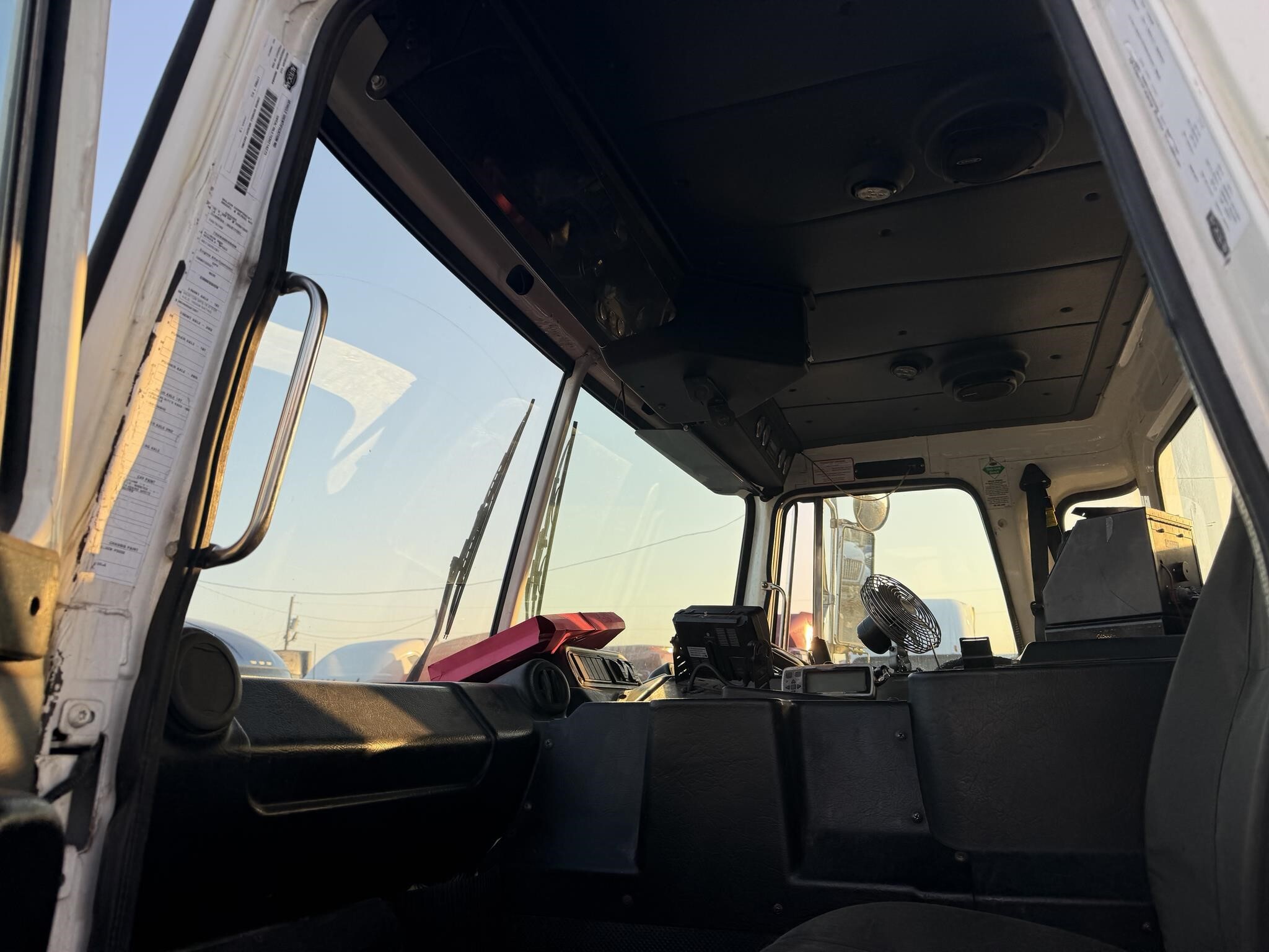 2012 AutoCar Xpeditor Semi Trucks/Trailer