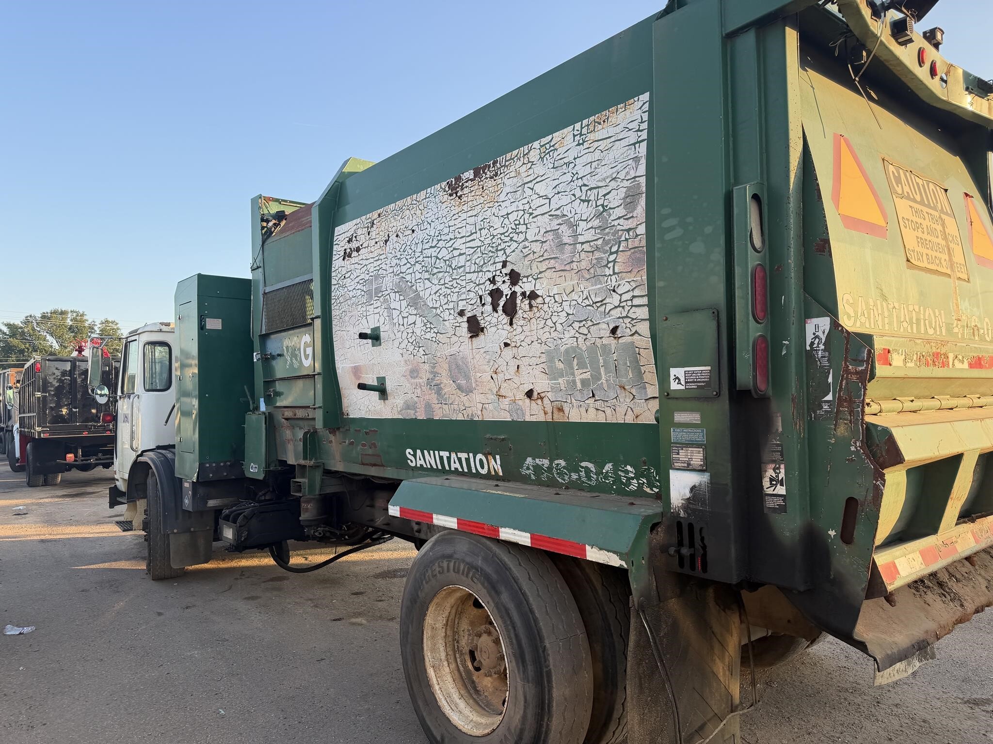 2012 AutoCar Xpeditor Semi Trucks/Trailer