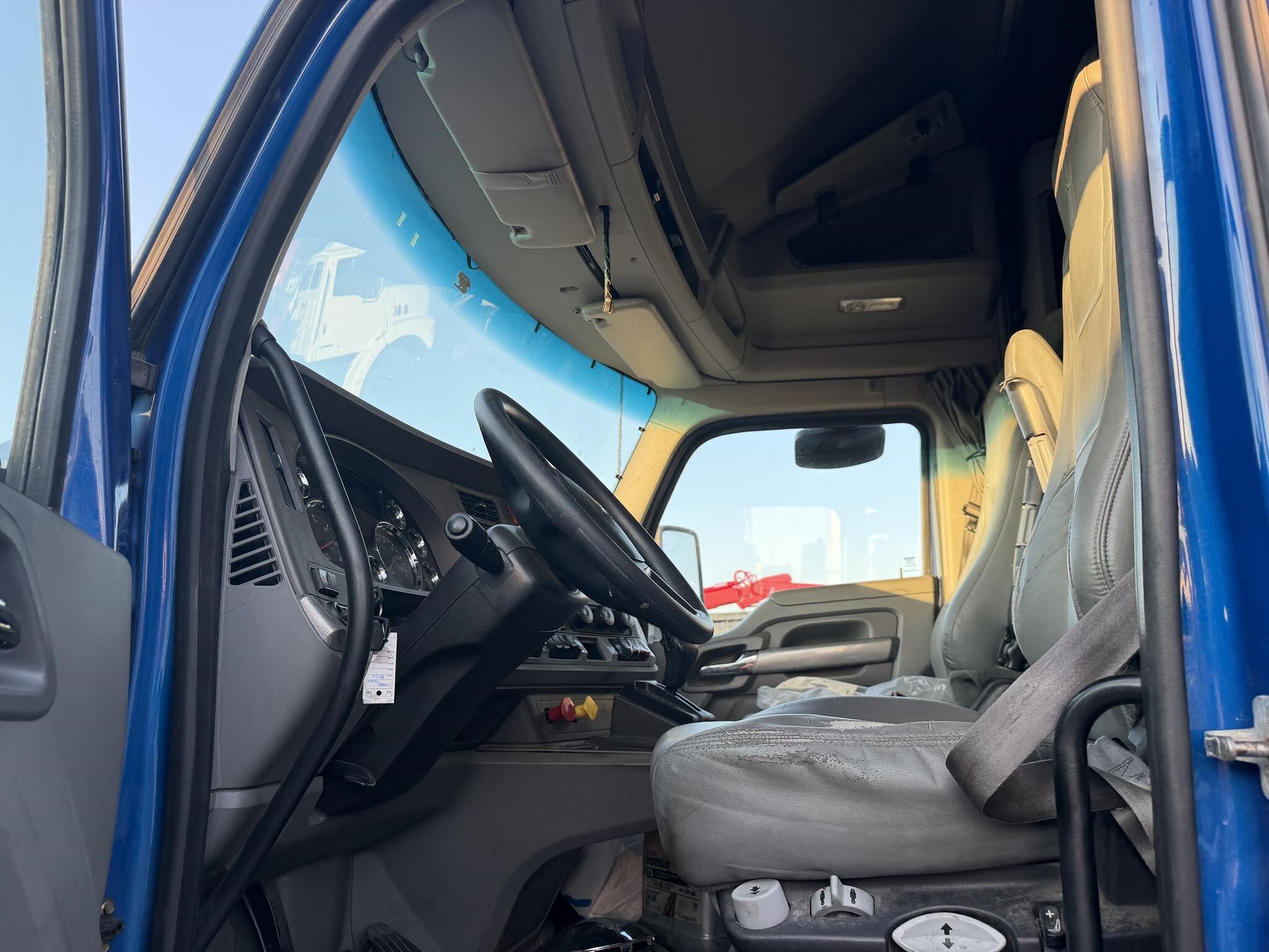 2017 Kenworth T680 Semi Trucks/Trailer