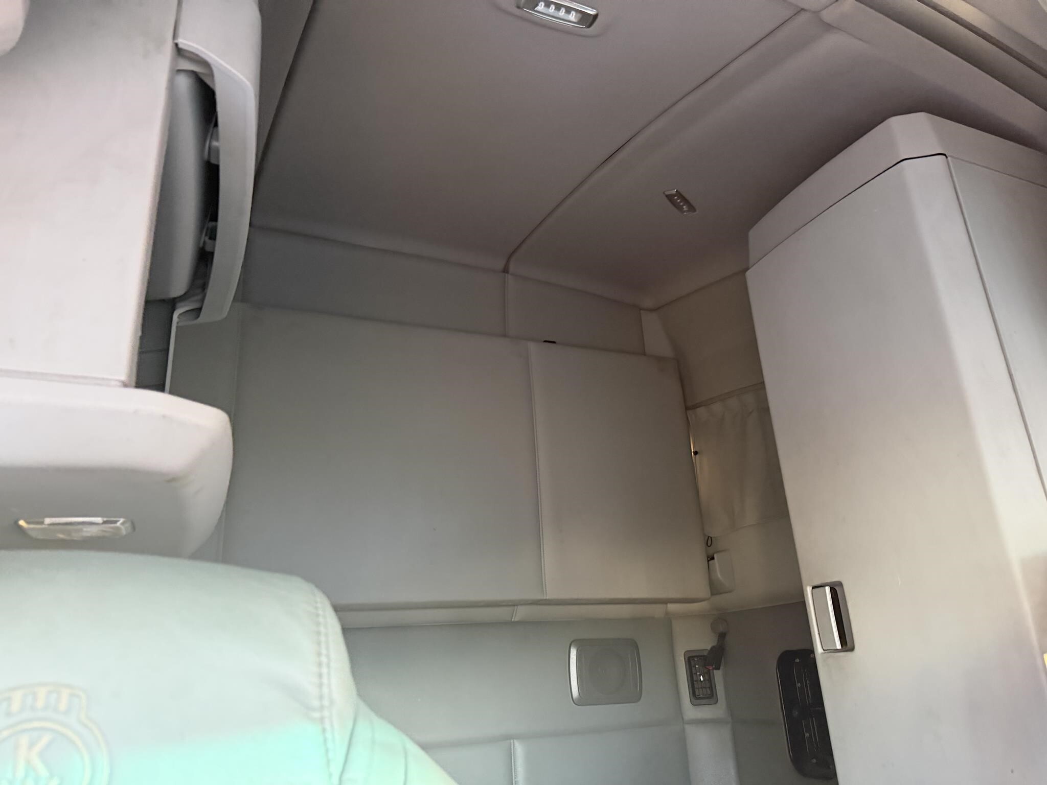 2017 Kenworth T680 Semi Trucks/Trailer