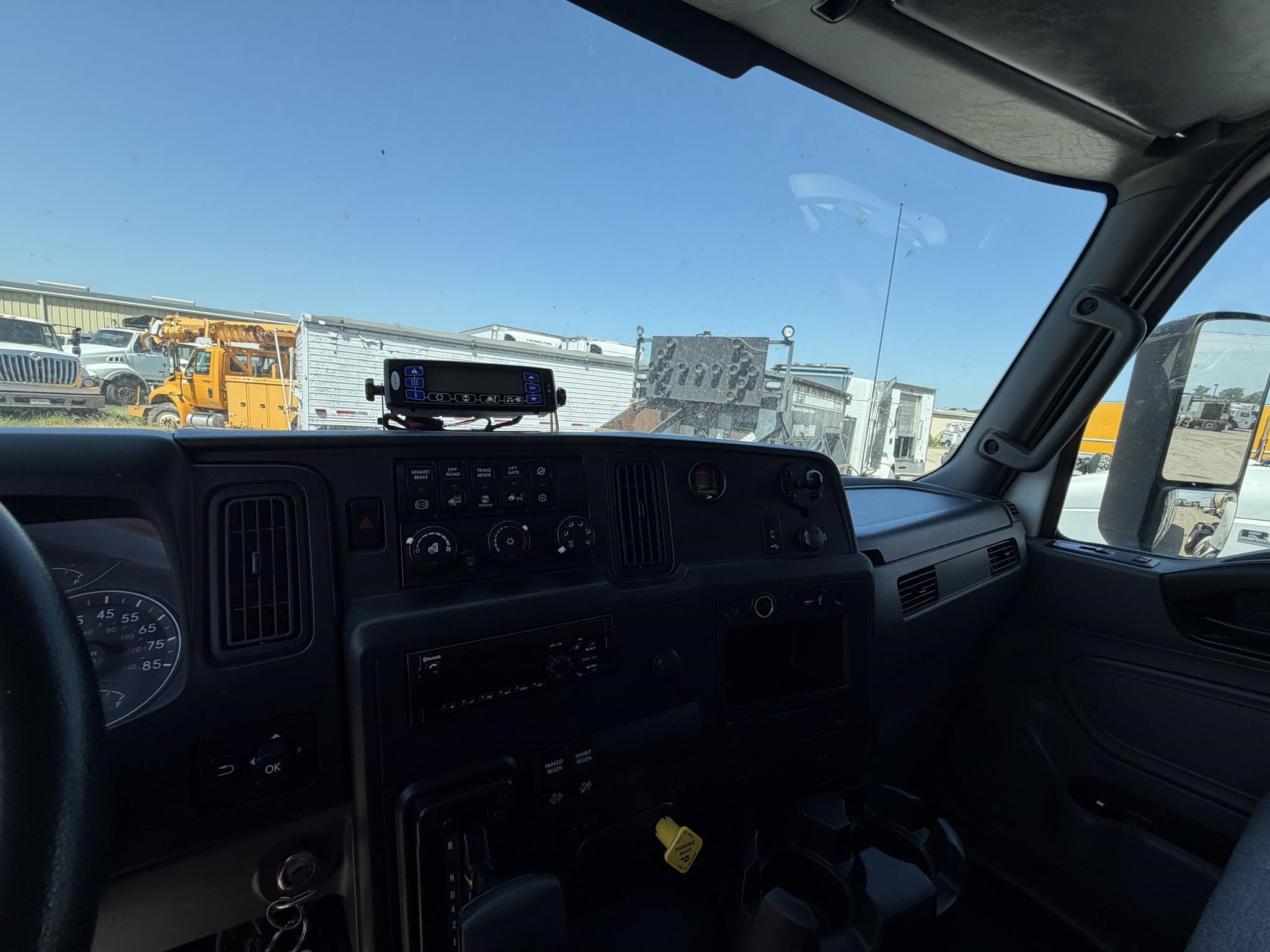 2020 International MV Box Trucks/Trailer