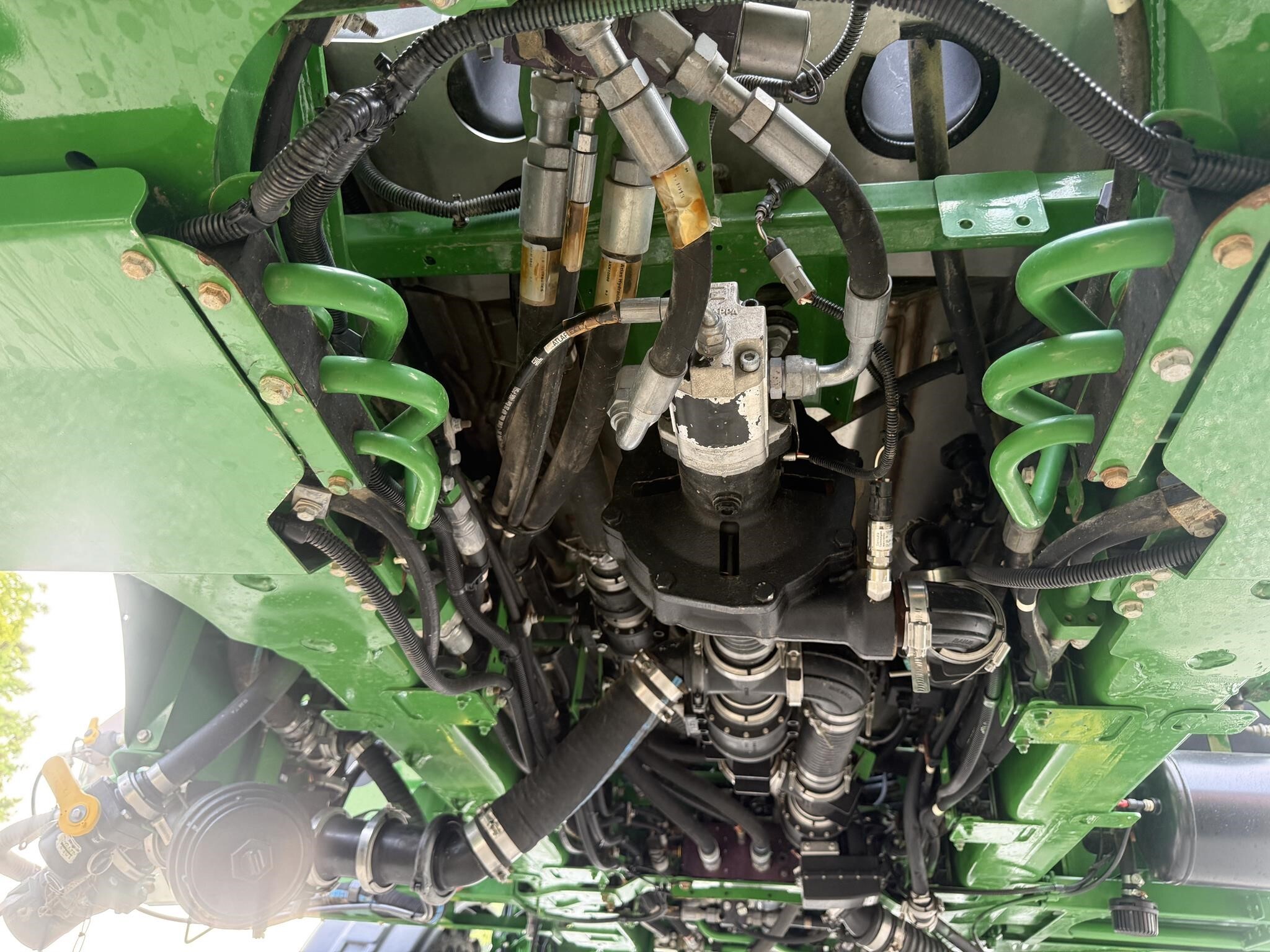 2018 John Deere R4038 Self-Propelled Sprayer