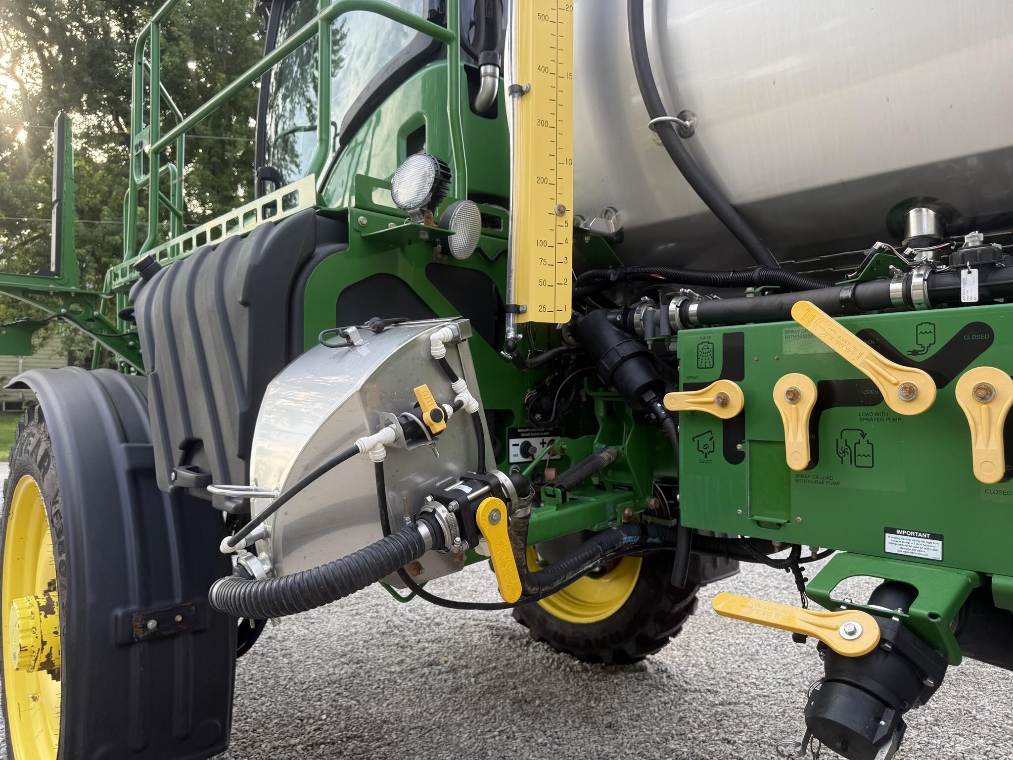 2018 John Deere R4038 Self-Propelled Sprayer