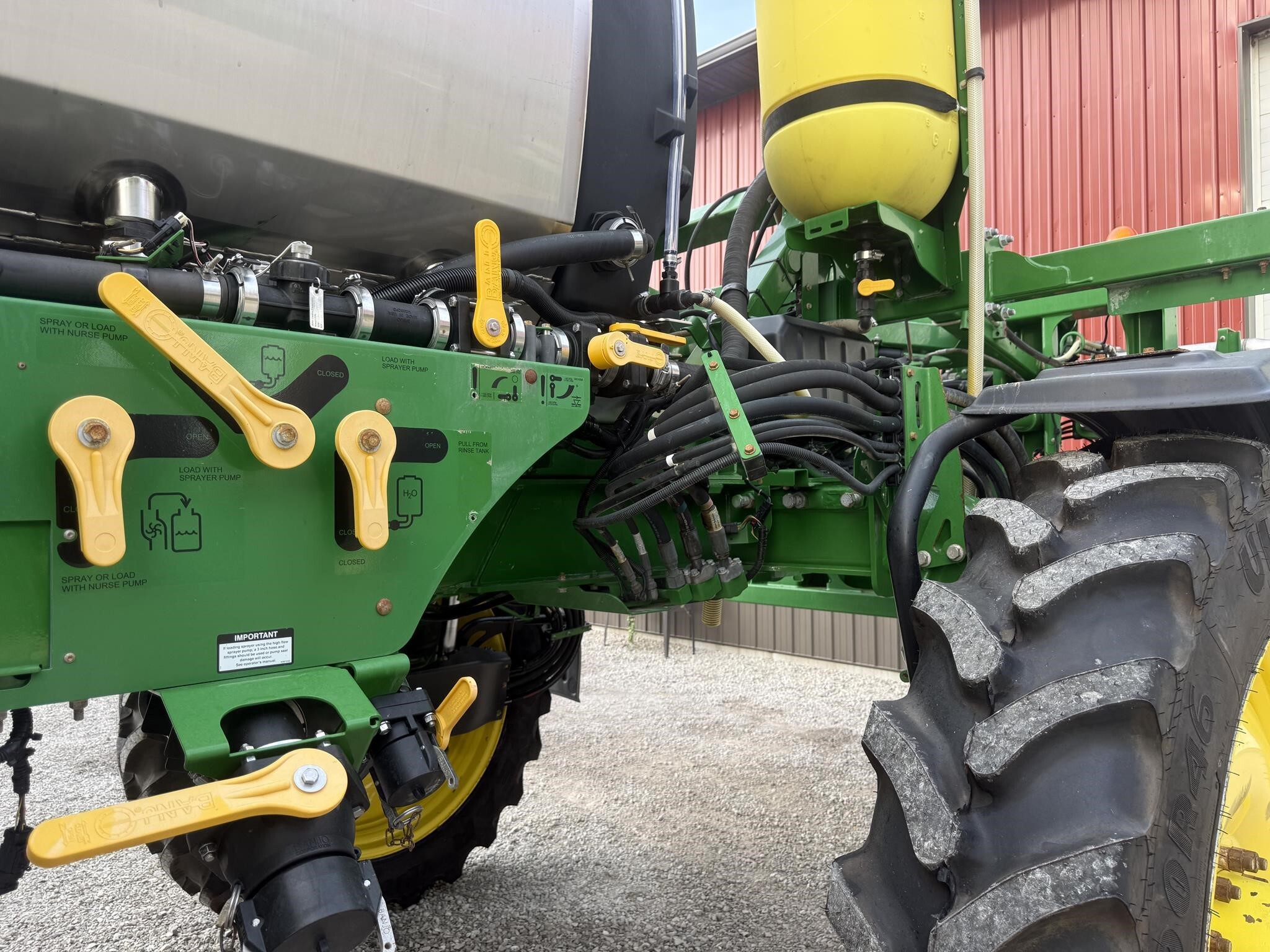 2018 John Deere R4038 Self-Propelled Sprayer