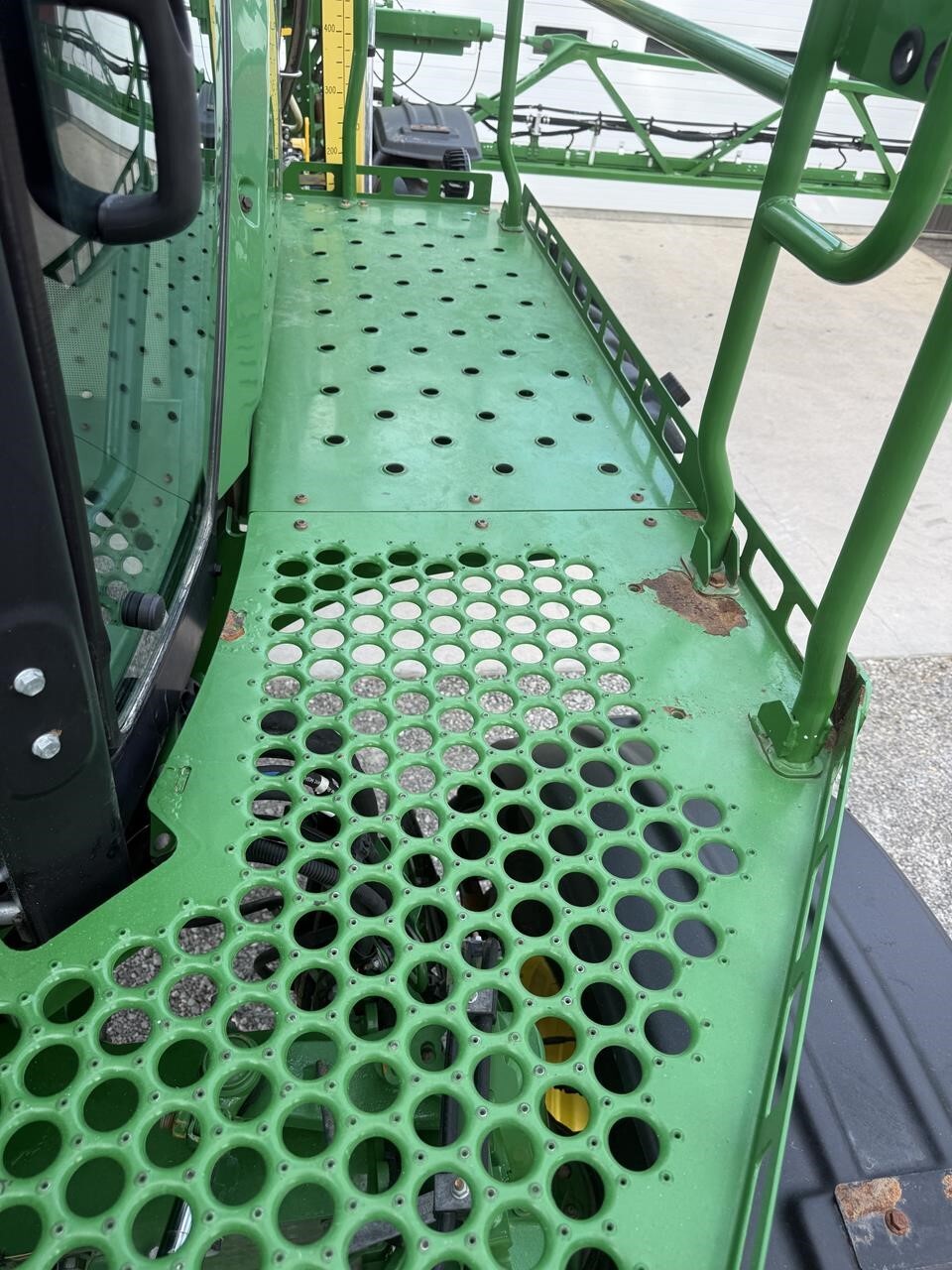 2018 John Deere R4038 Self-Propelled Sprayer