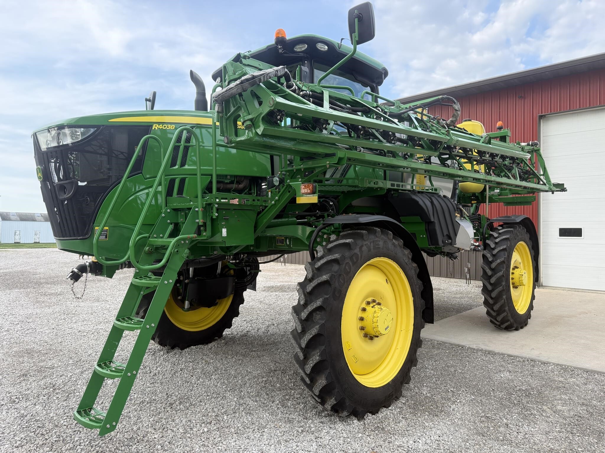 2018 John Deere R4038 Self-Propelled Sprayer