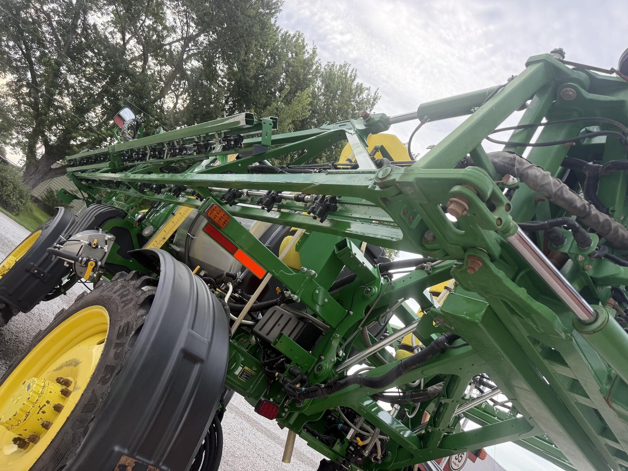 2018 John Deere R4038 Self-Propelled Sprayer