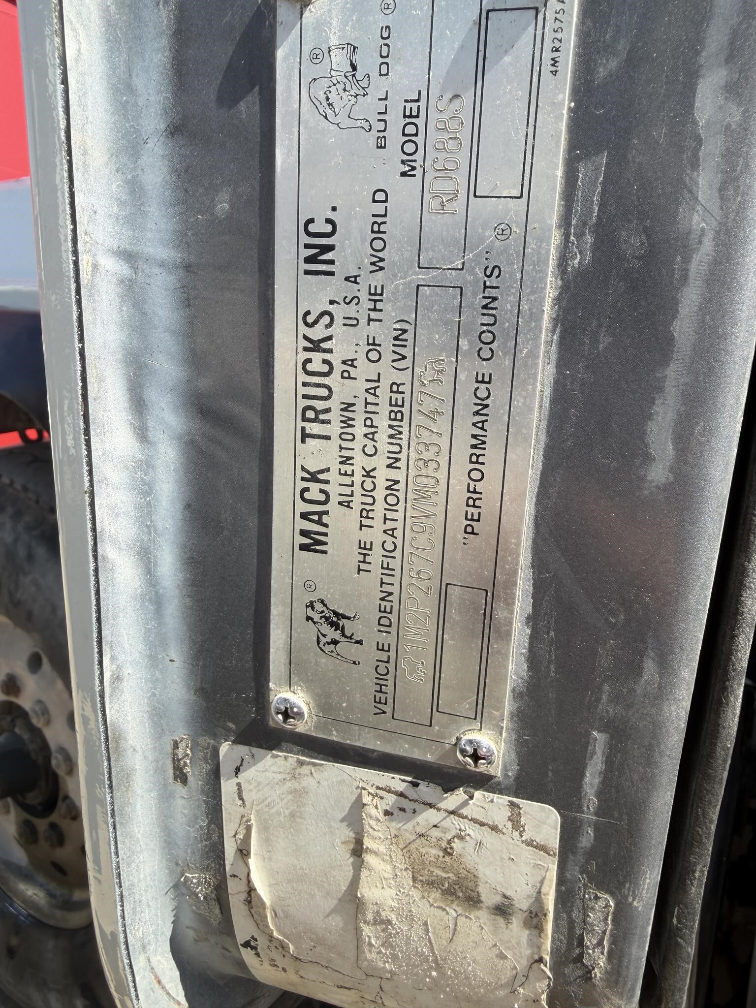 1997 Mack RD688S Semi Trucks/Trailer