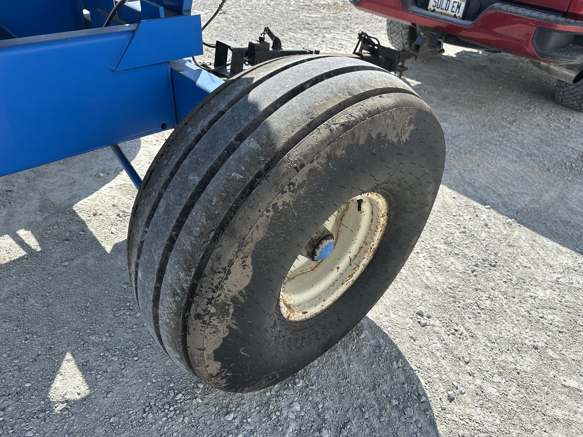  DMI D390 Gravity Wagon